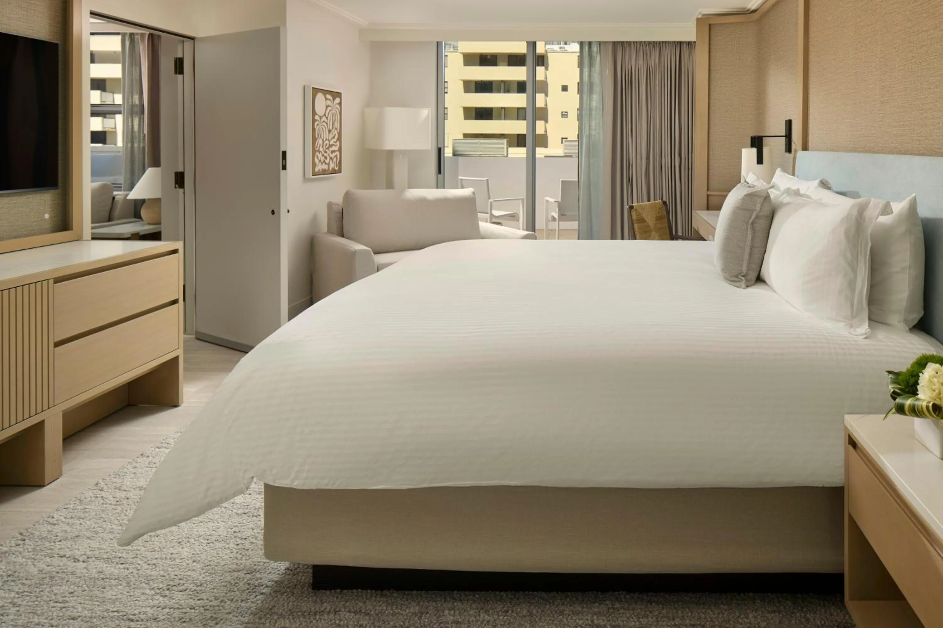 Bedroom, Bed in Loews Miami Beach Hotel