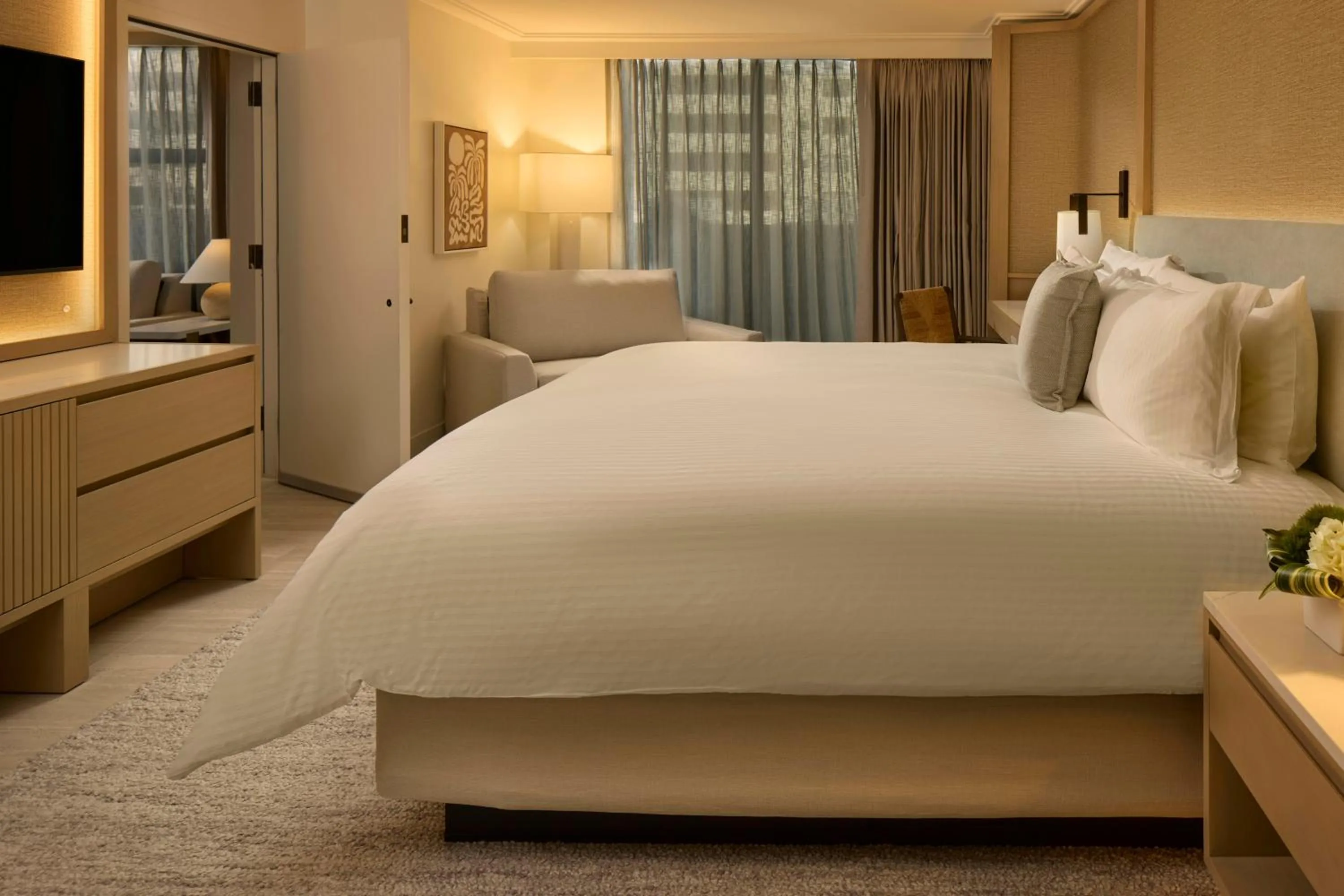 Bedroom, Bed in Loews Miami Beach Hotel