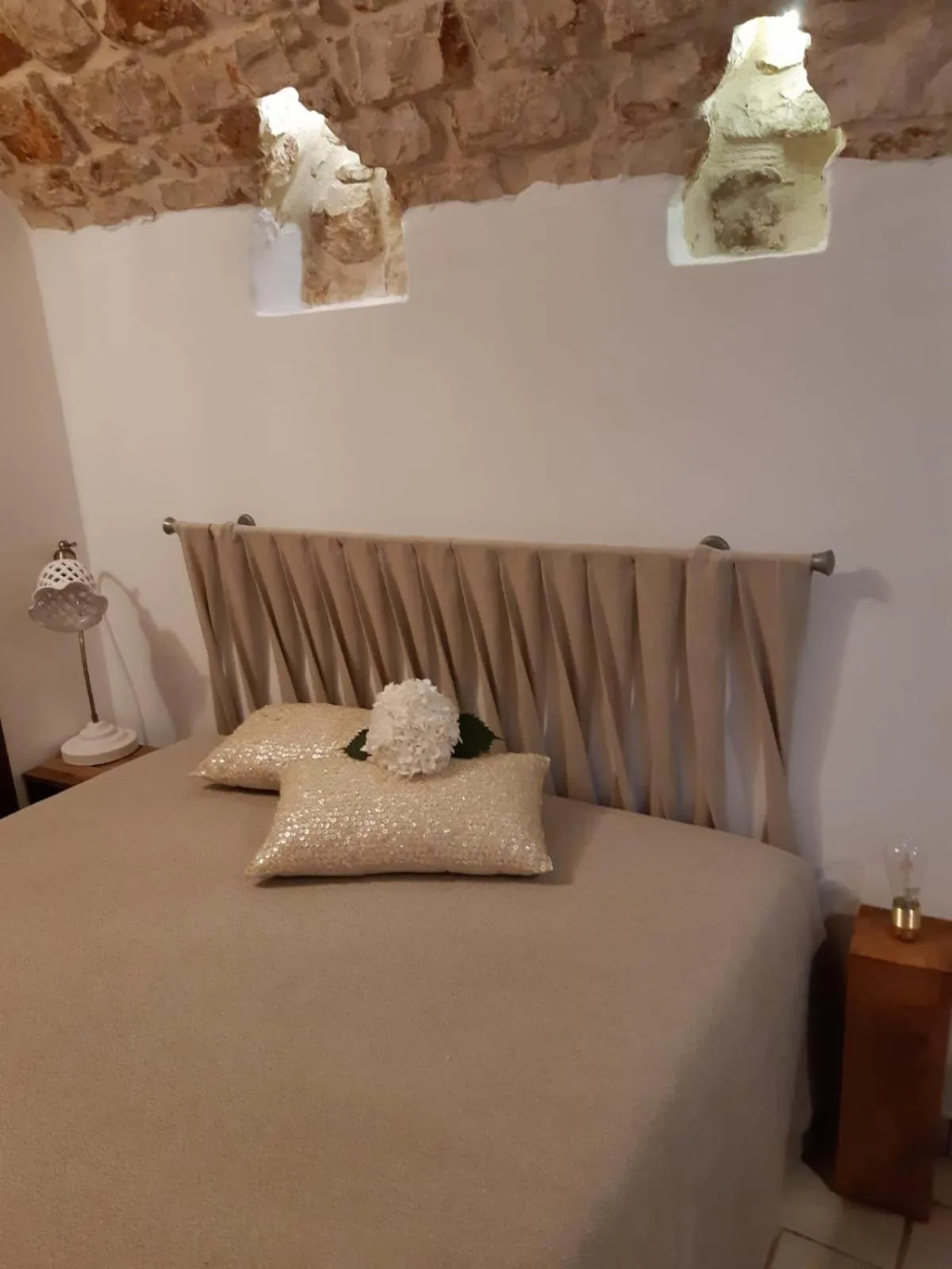 Bed in Donna Lucrezia dimora a corte B&B