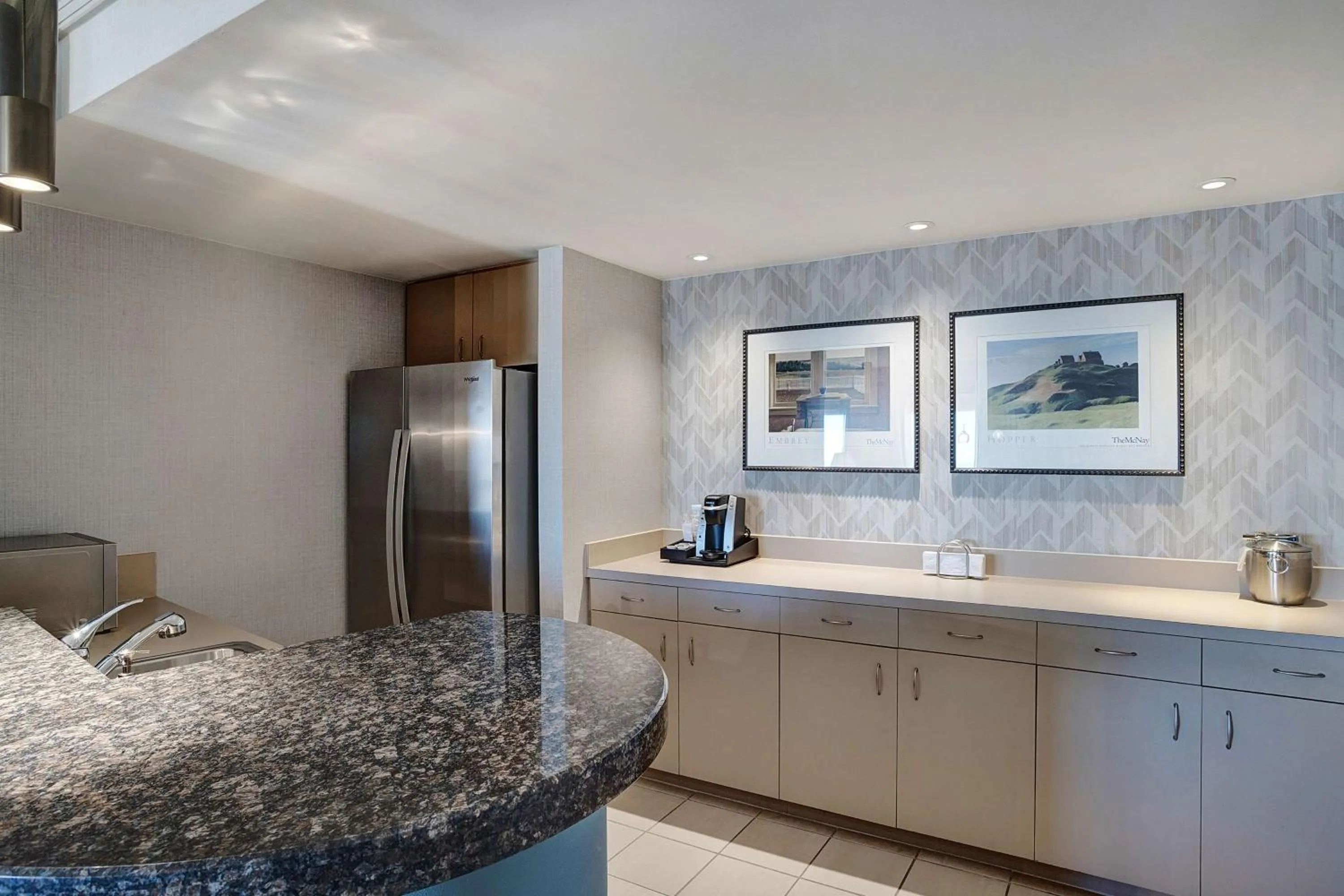 Photo of the whole room in Hyatt Regency DFW International Airport