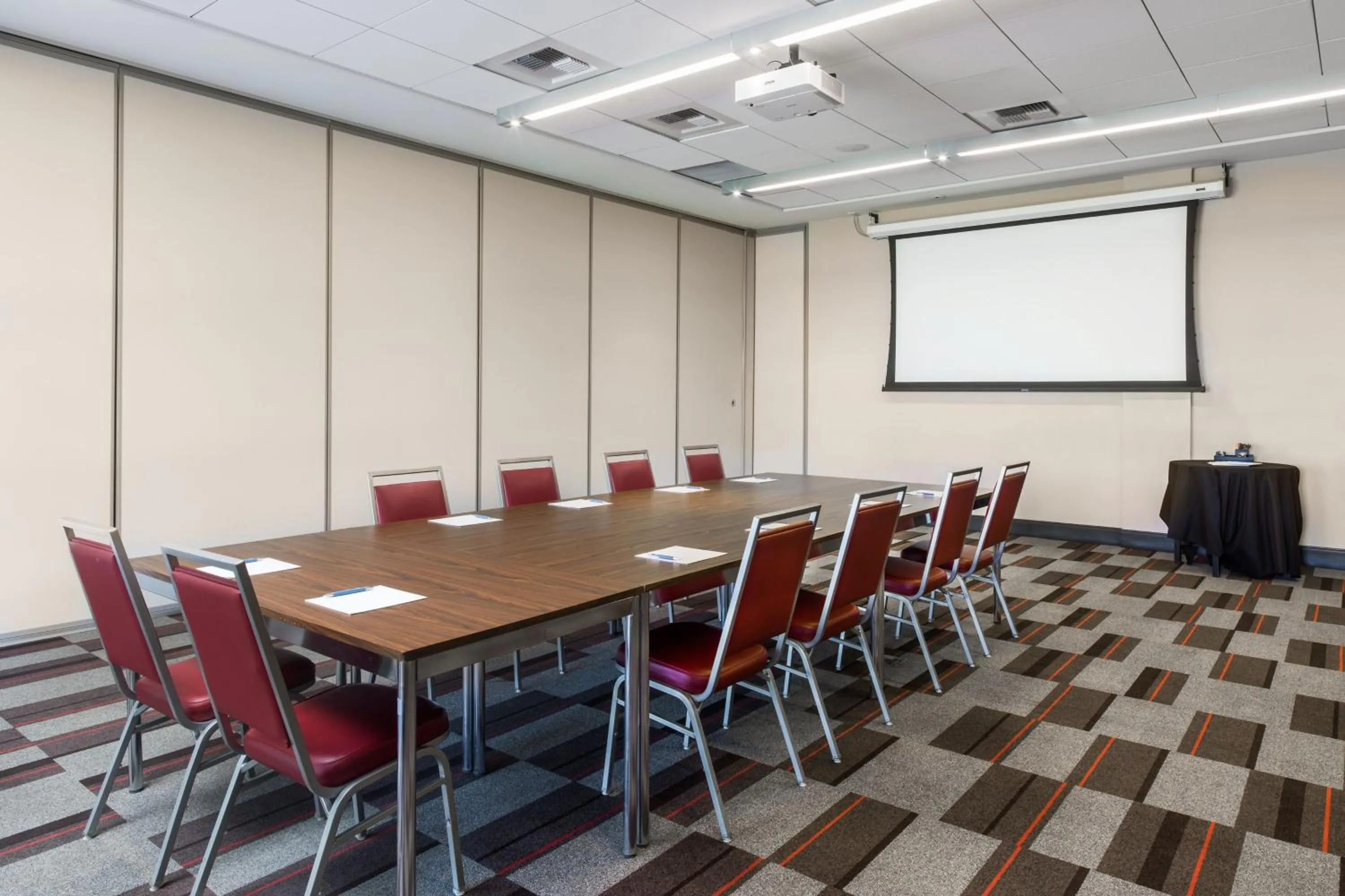 Meeting/conference room in Four Points by Sheraton at Phoenix Mesa Gateway Airport
