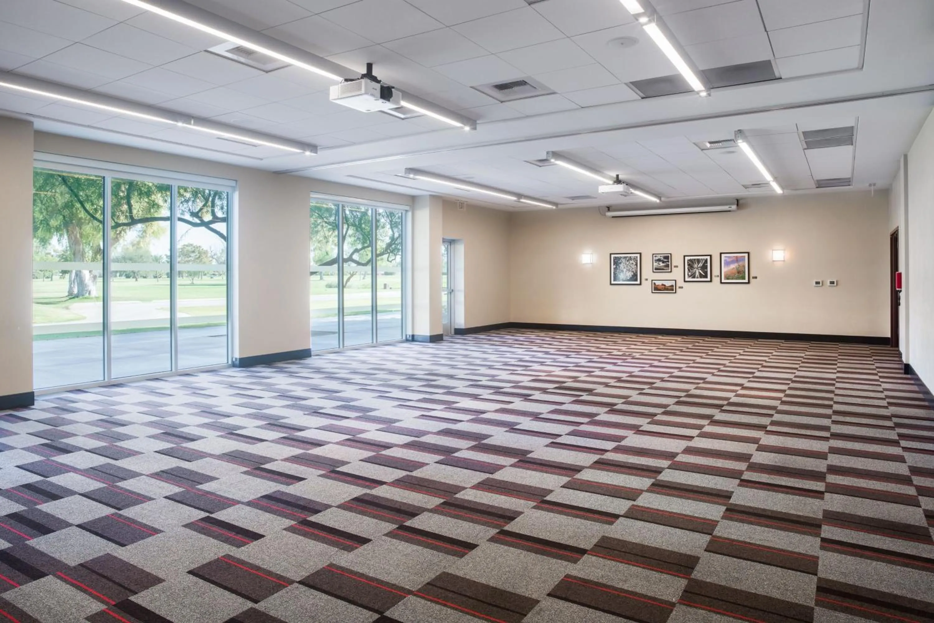 Meeting/conference room in Four Points by Sheraton at Phoenix Mesa Gateway Airport