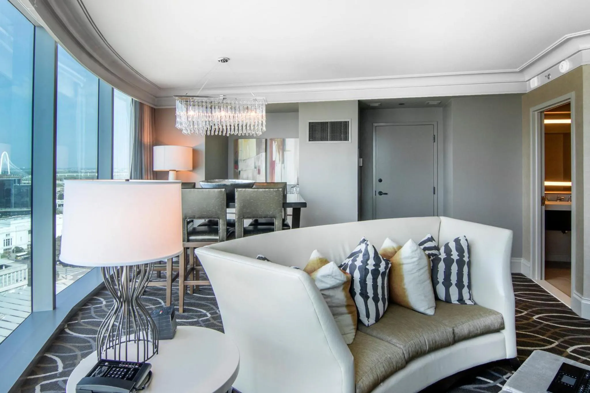 Photo of the whole room in Omni Dallas Hotel