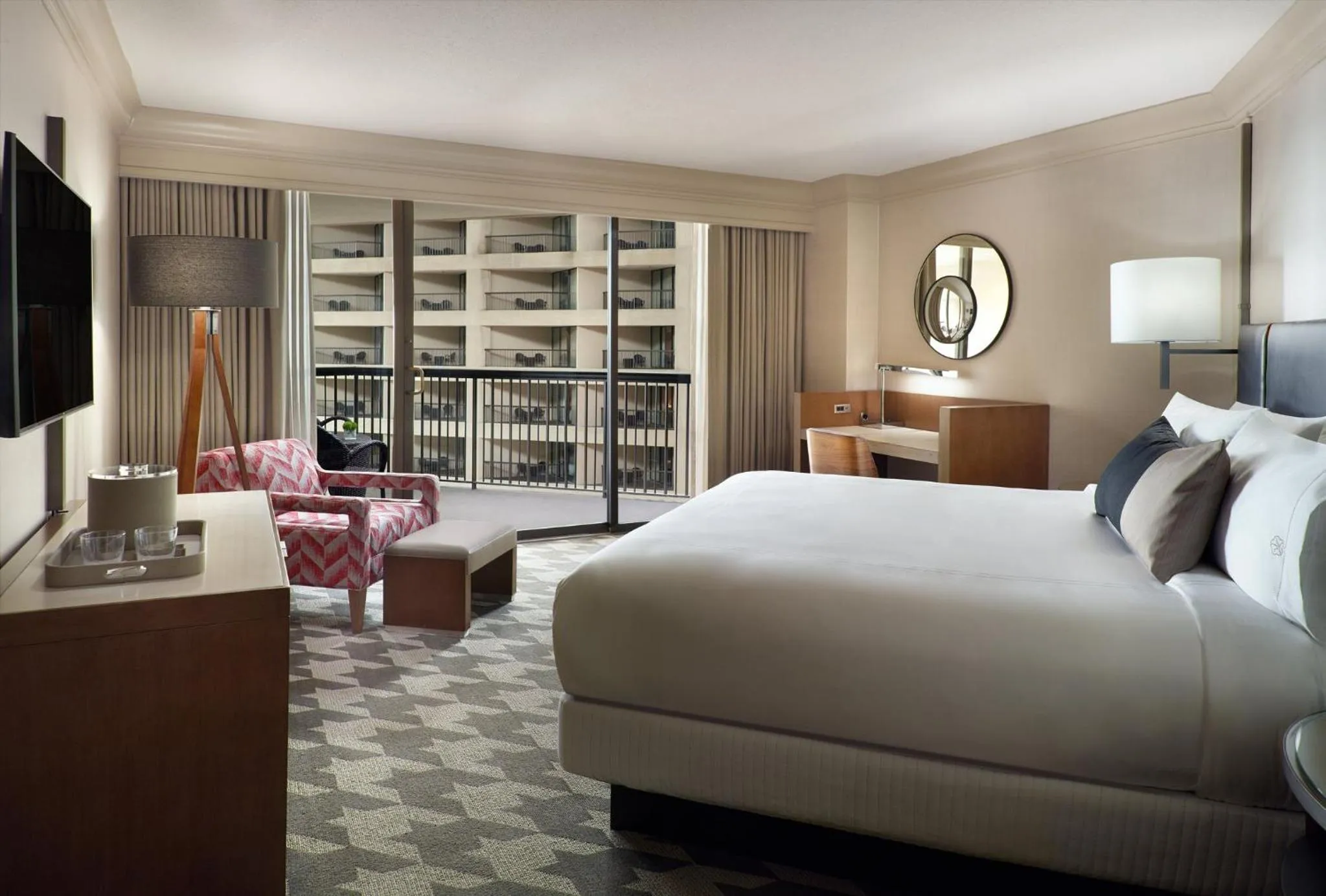 Bedroom, Bed in Omni Atlanta Hotel at Centennial Park