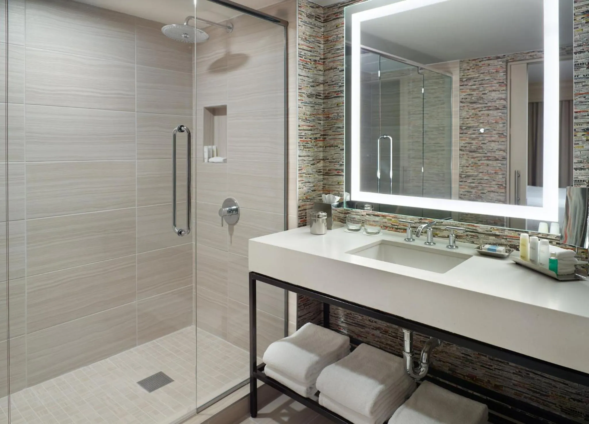 Shower in Omni Atlanta Hotel at Centennial Park