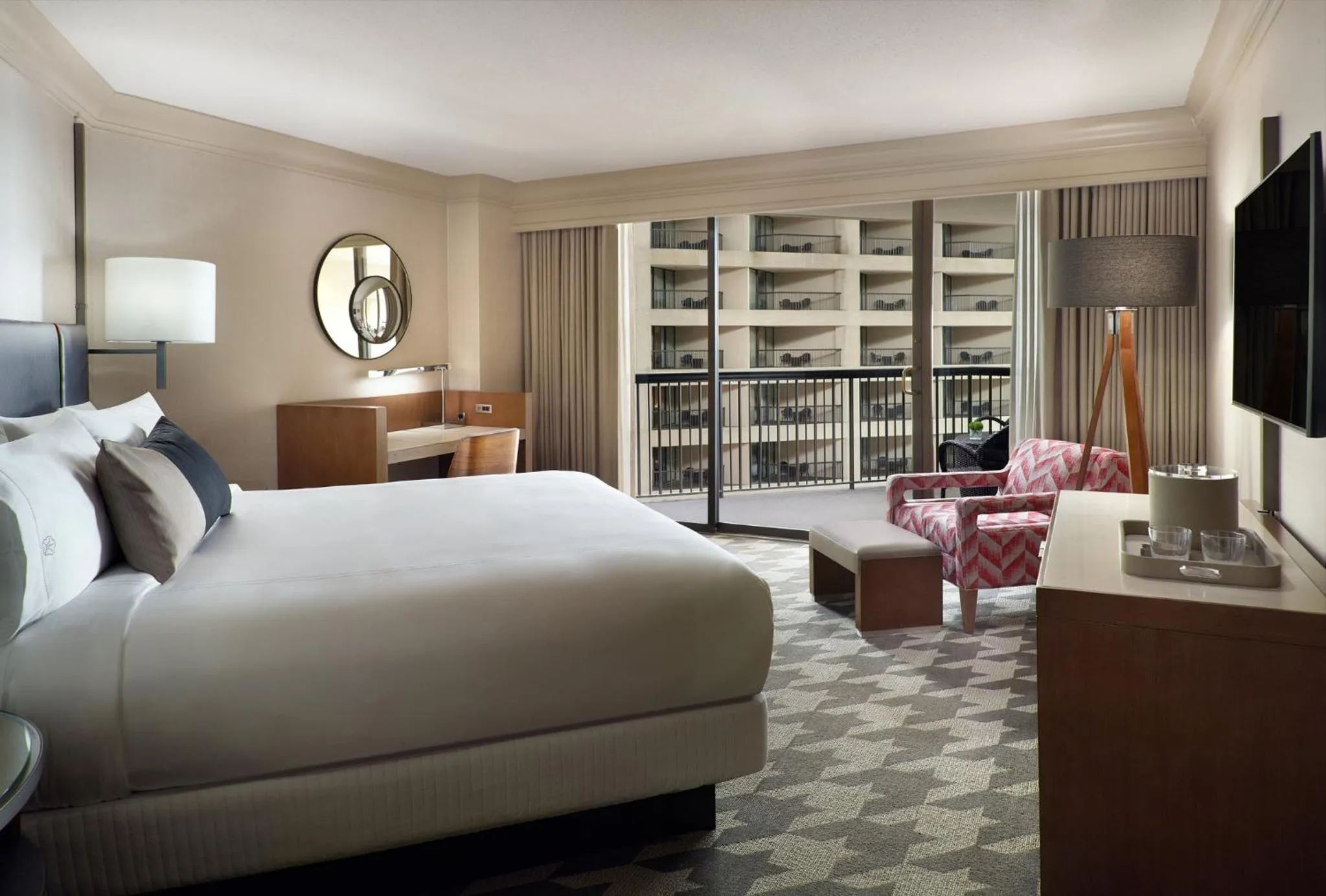 Bedroom, Bed in Omni Atlanta Hotel at Centennial Park