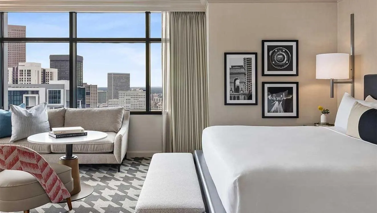 Photo of the whole room, Bed in Omni Atlanta Hotel at Centennial Park