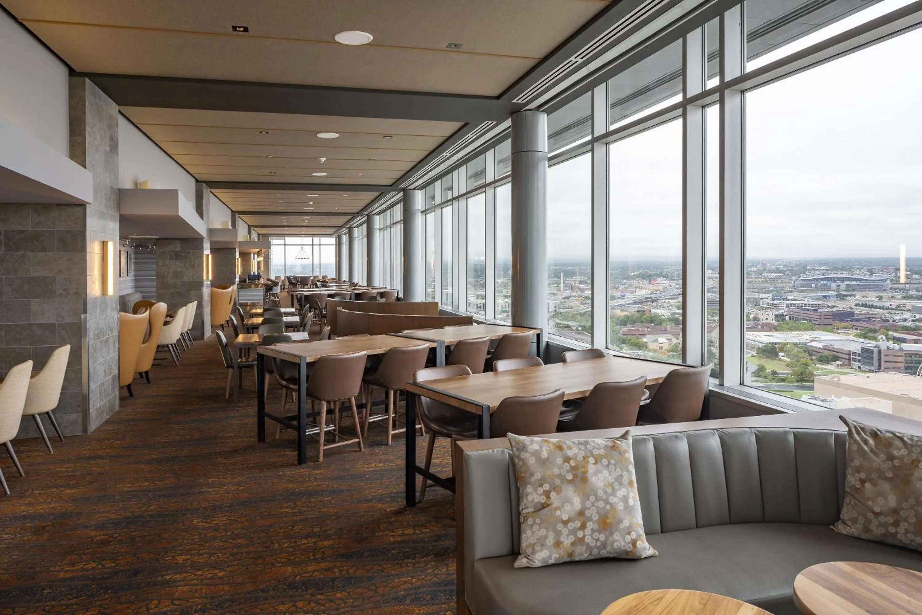 Lounge or bar in Hyatt Regency Denver at Colorado Convention Center