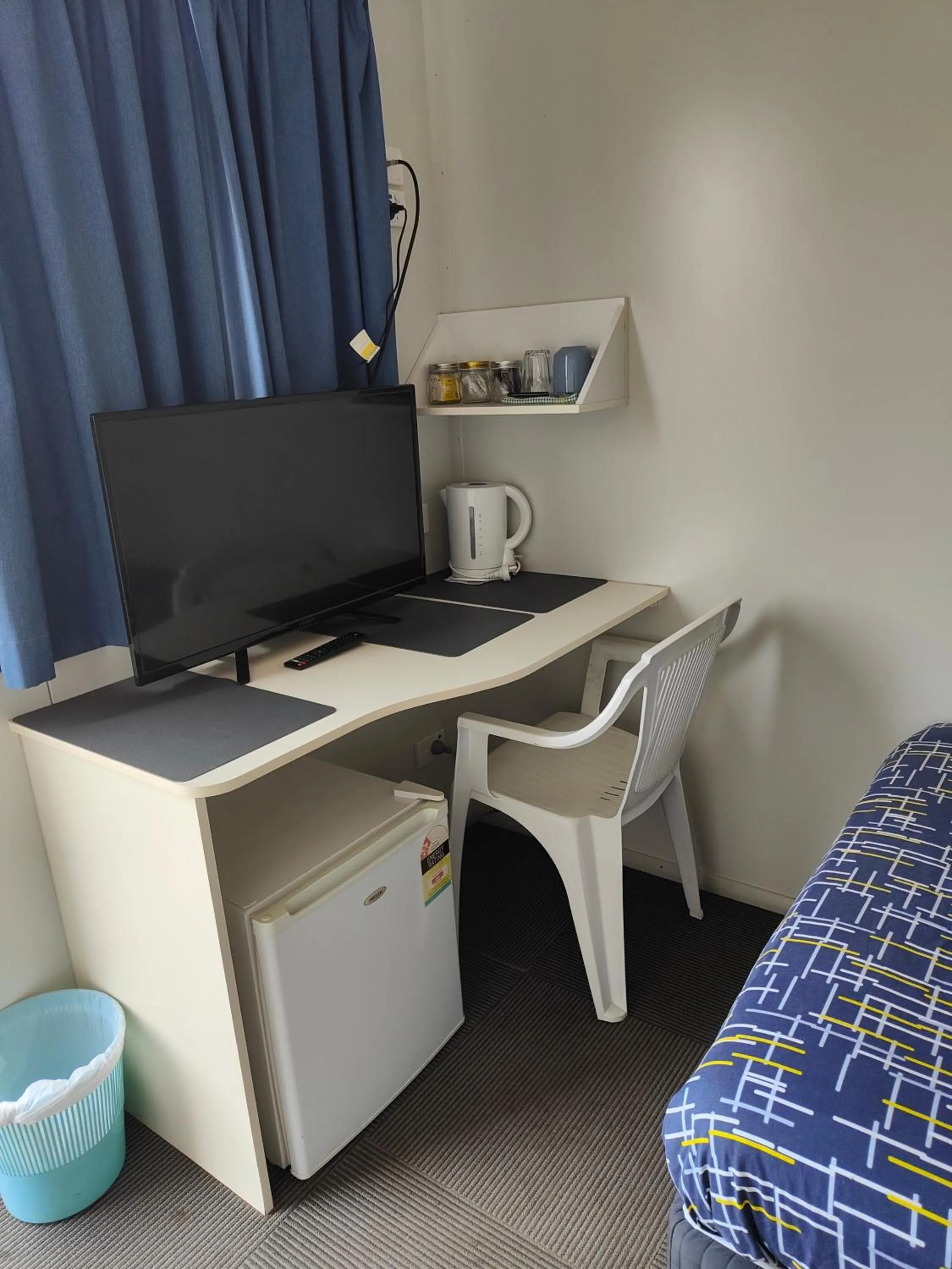 Bed in Airport Whyalla Motel