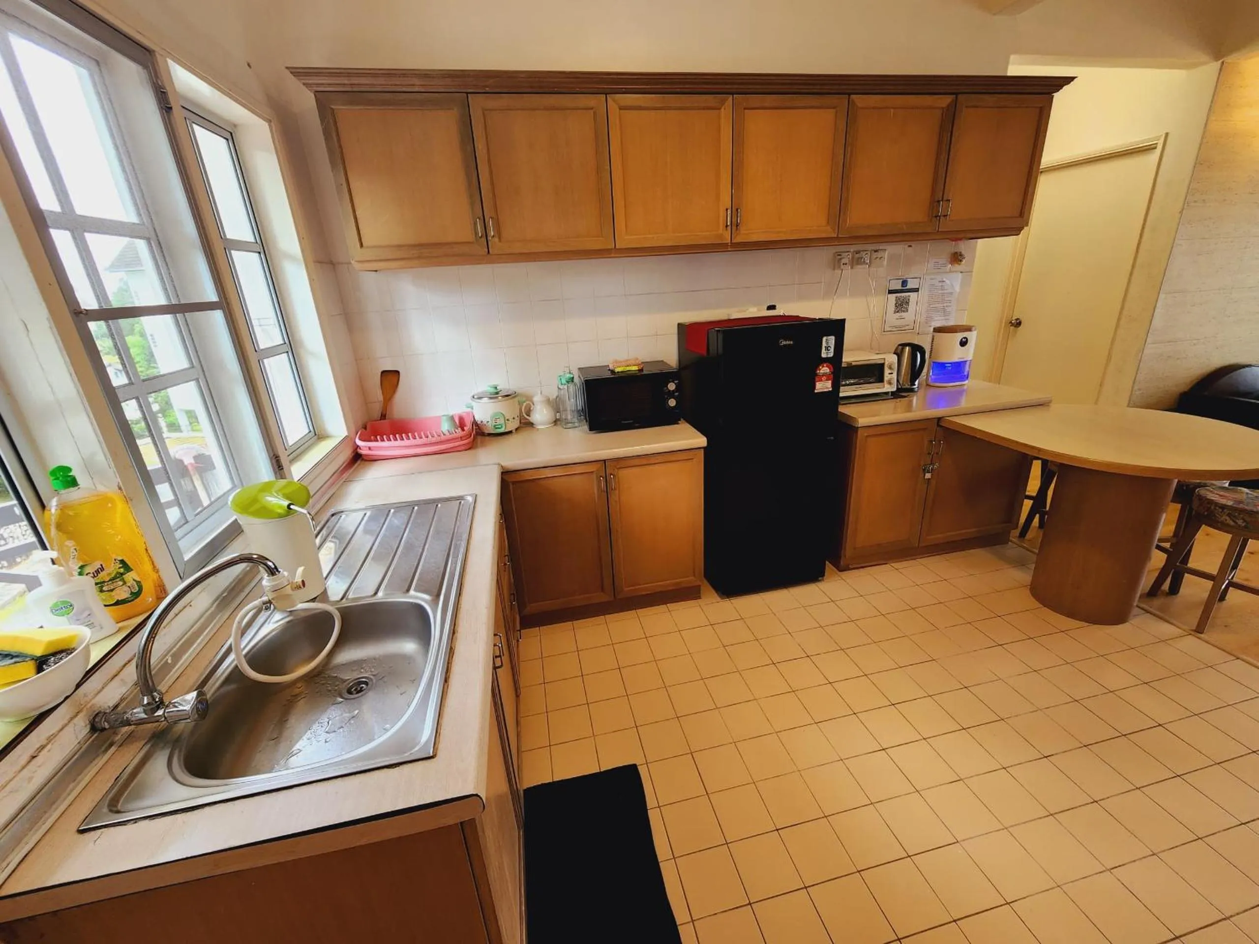 Kitchen or kitchenette in Little England B8