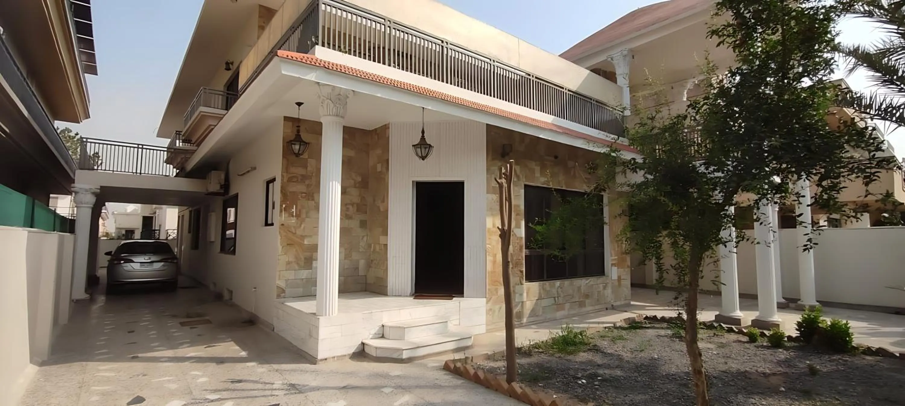 Property building in Mulberry Guest House F-11