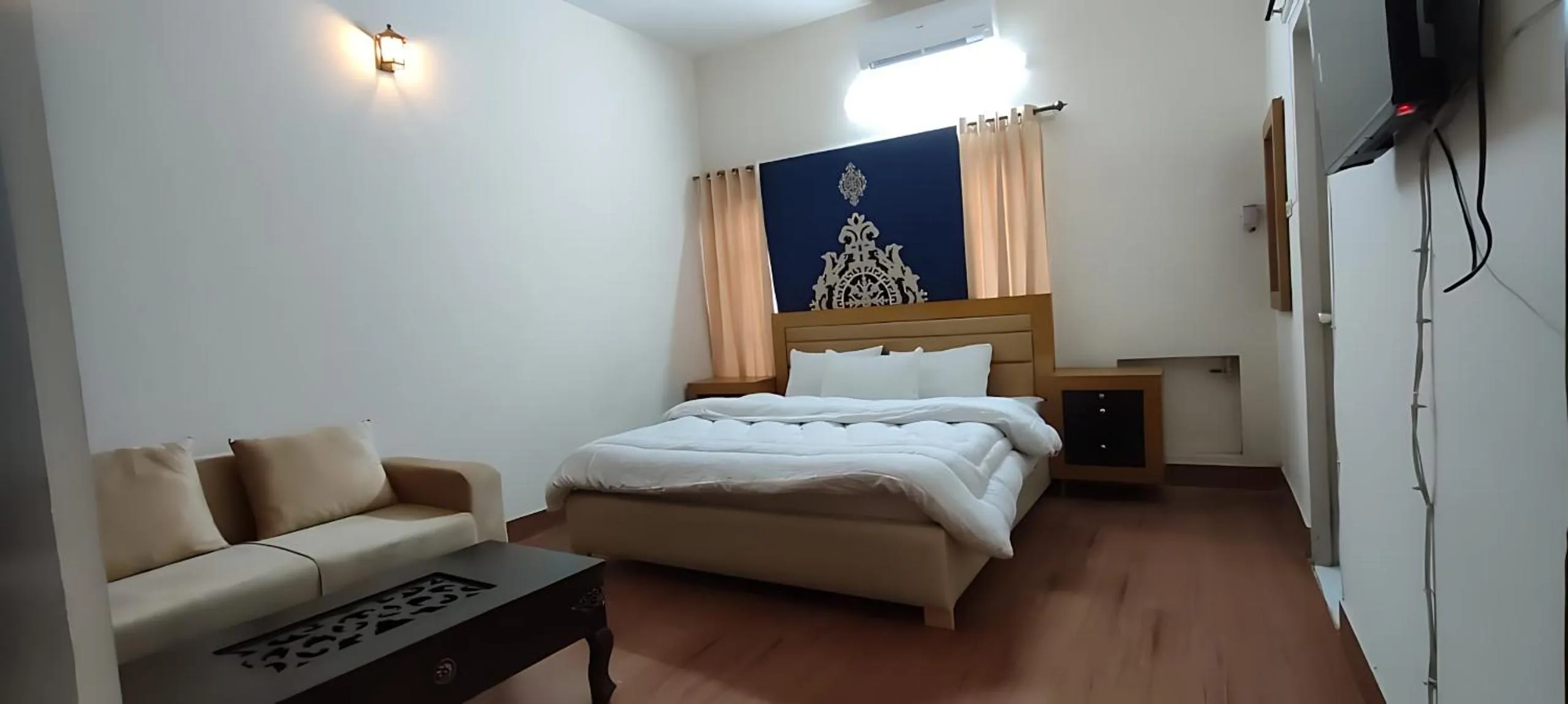 Bedroom, Bed in Mulberry Guest House F-11