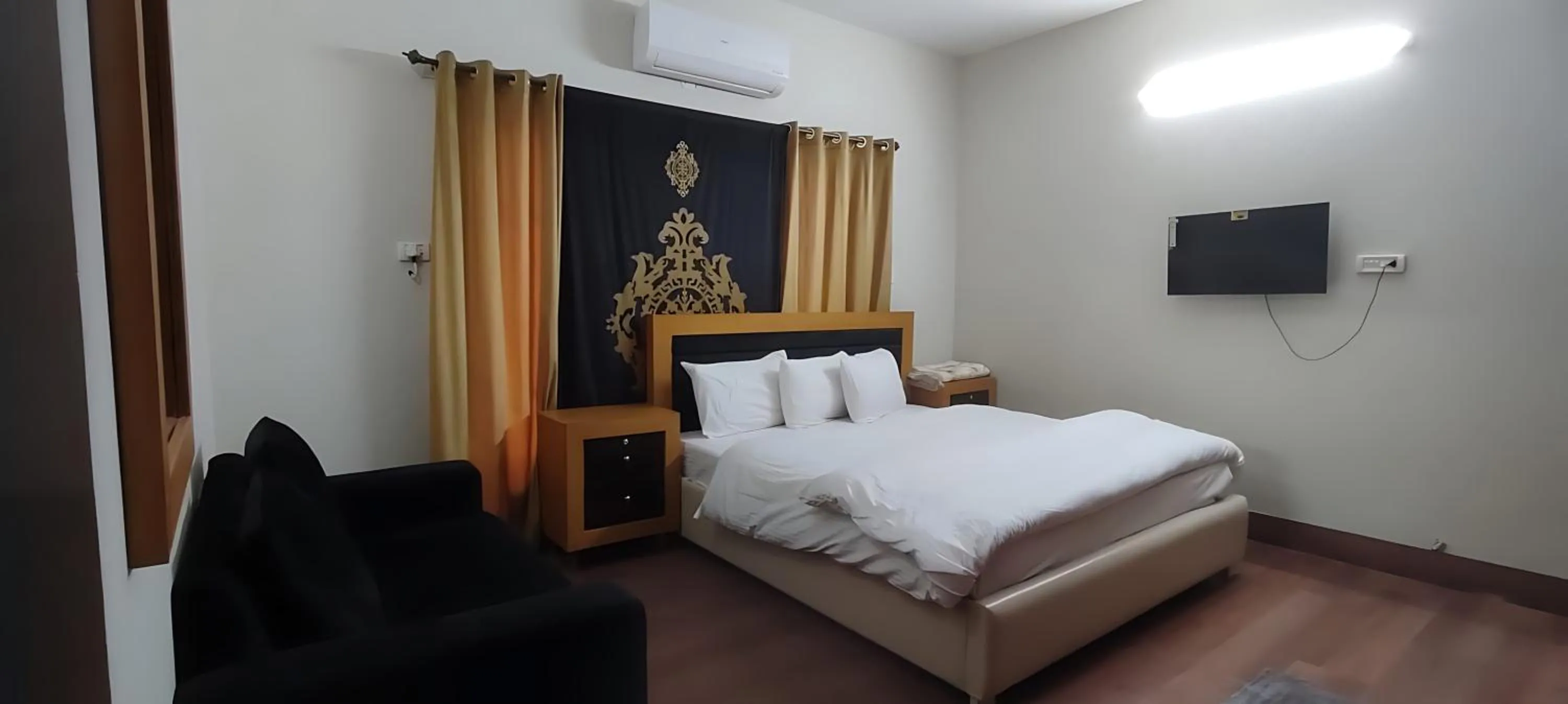 Bedroom, Bed in Mulberry Guest House F-11