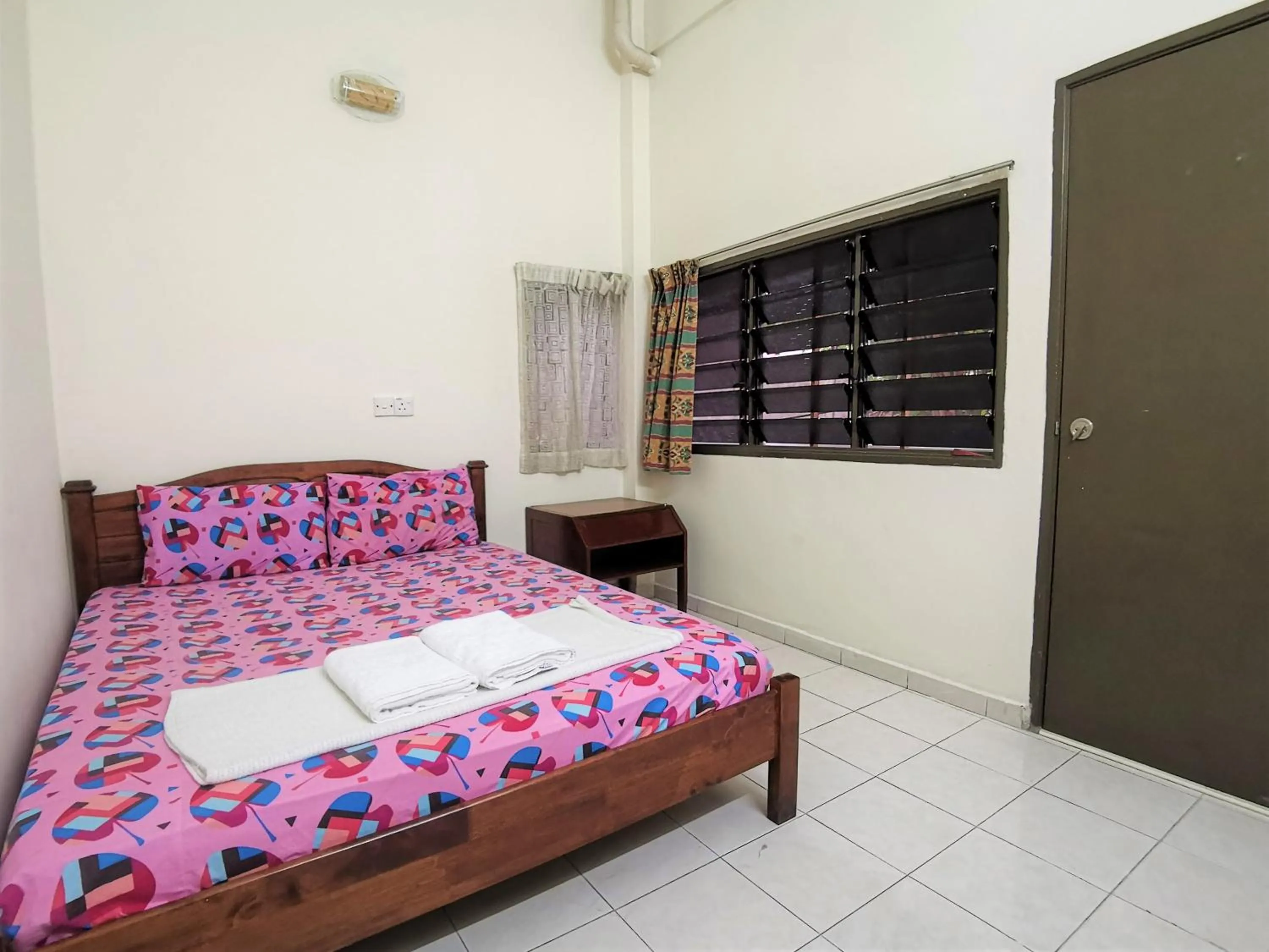 Bedroom, Bed in Star Lodge