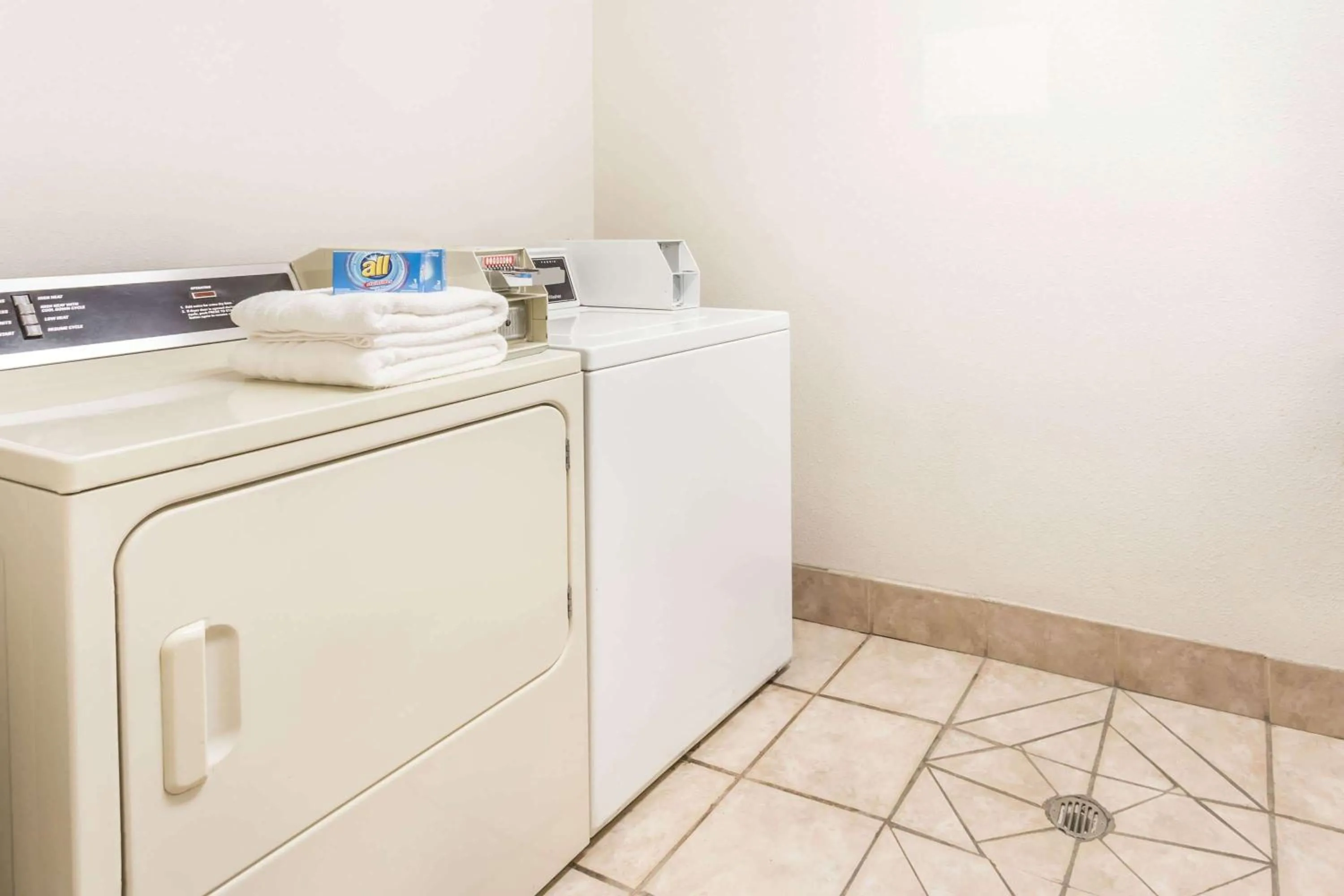 On site in Boarders Inn & Suites by Cobblestone Hotels - Brush