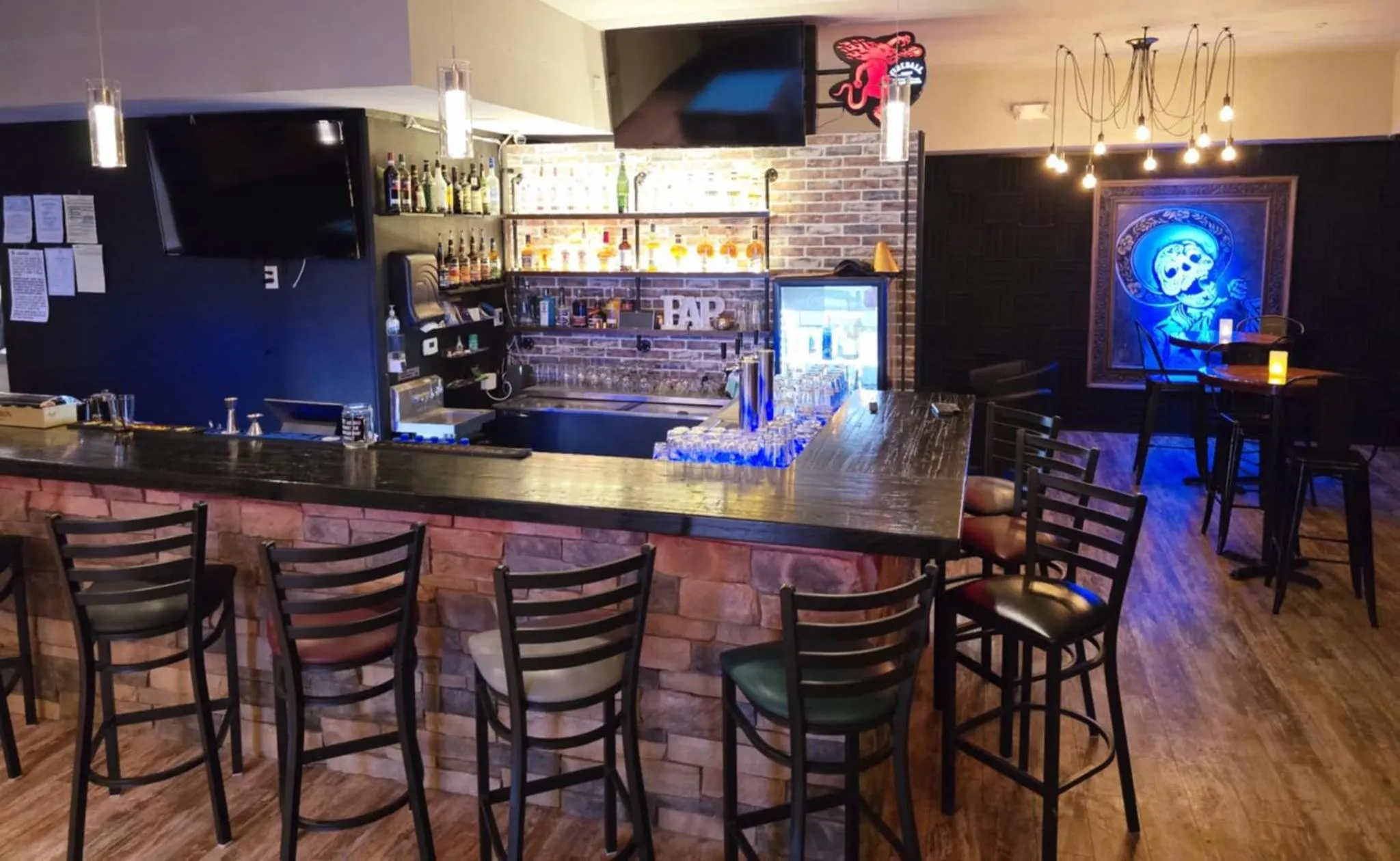 Lounge or bar in Boarders Inn & Suites by Cobblestone Hotels - Brush