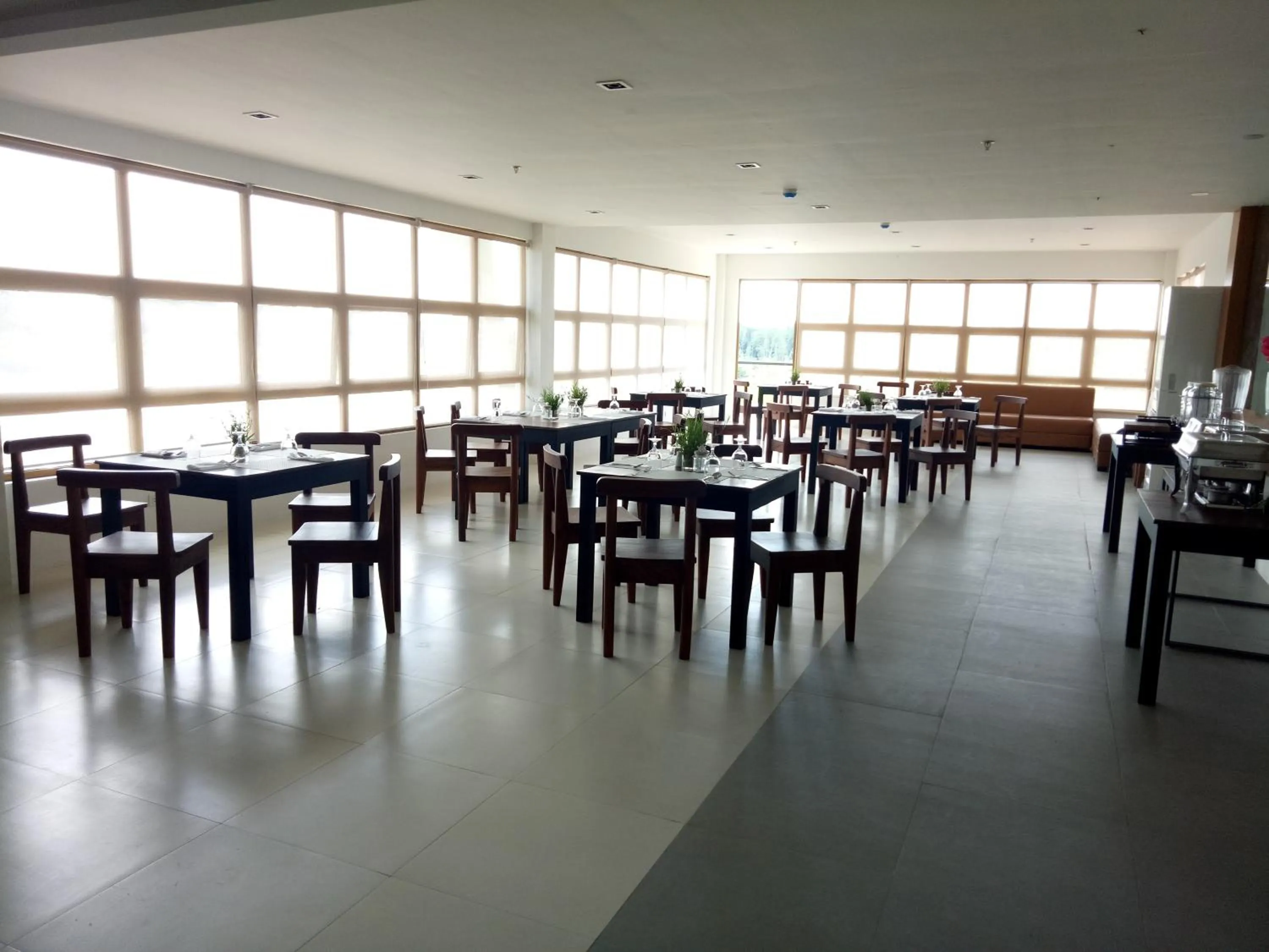 Restaurant/places to eat in Crown Hotel at Harbour Springs Palawan Managed by Enderun Hotels