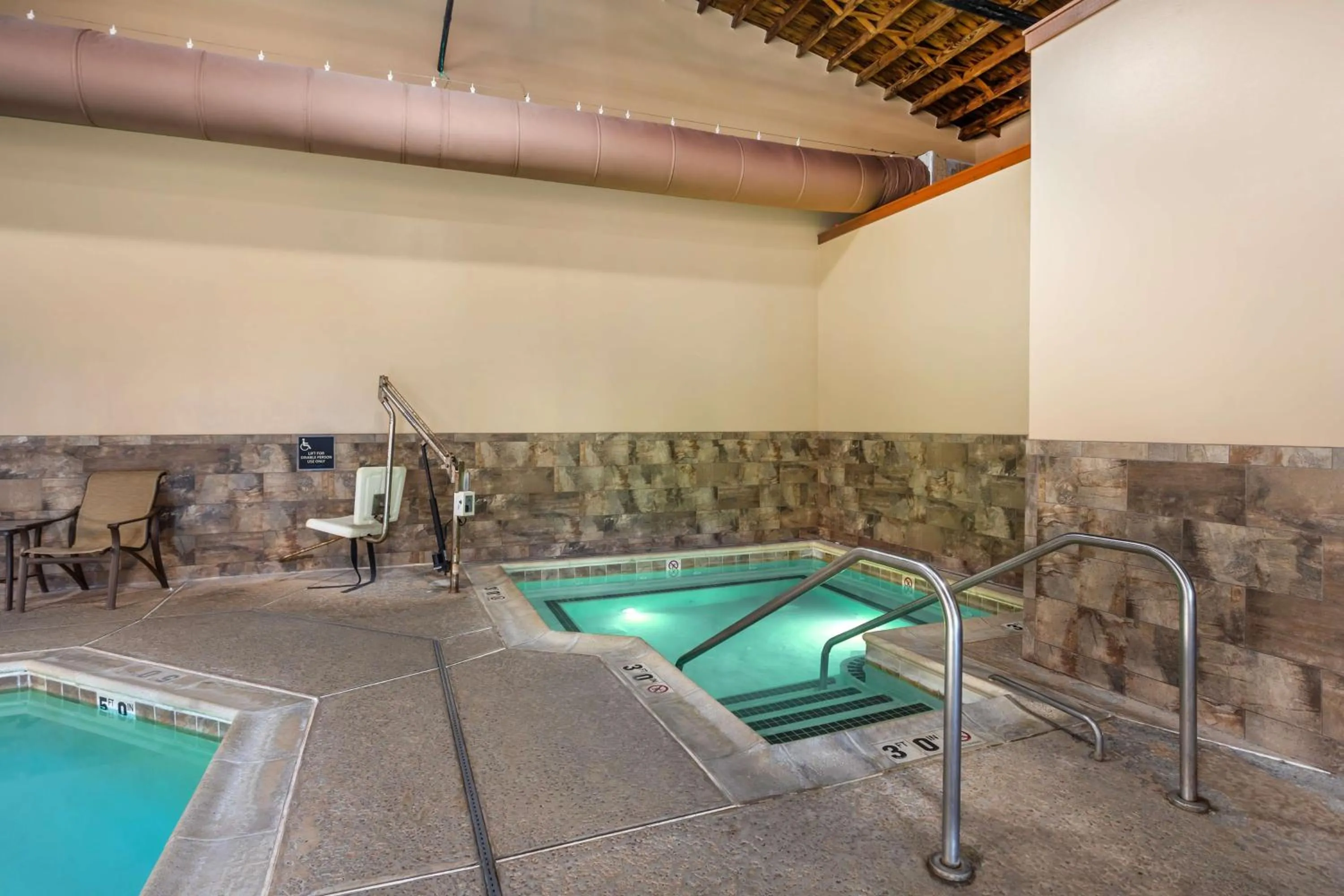 Pool view in Best Western Plus Intercourse Village Inn