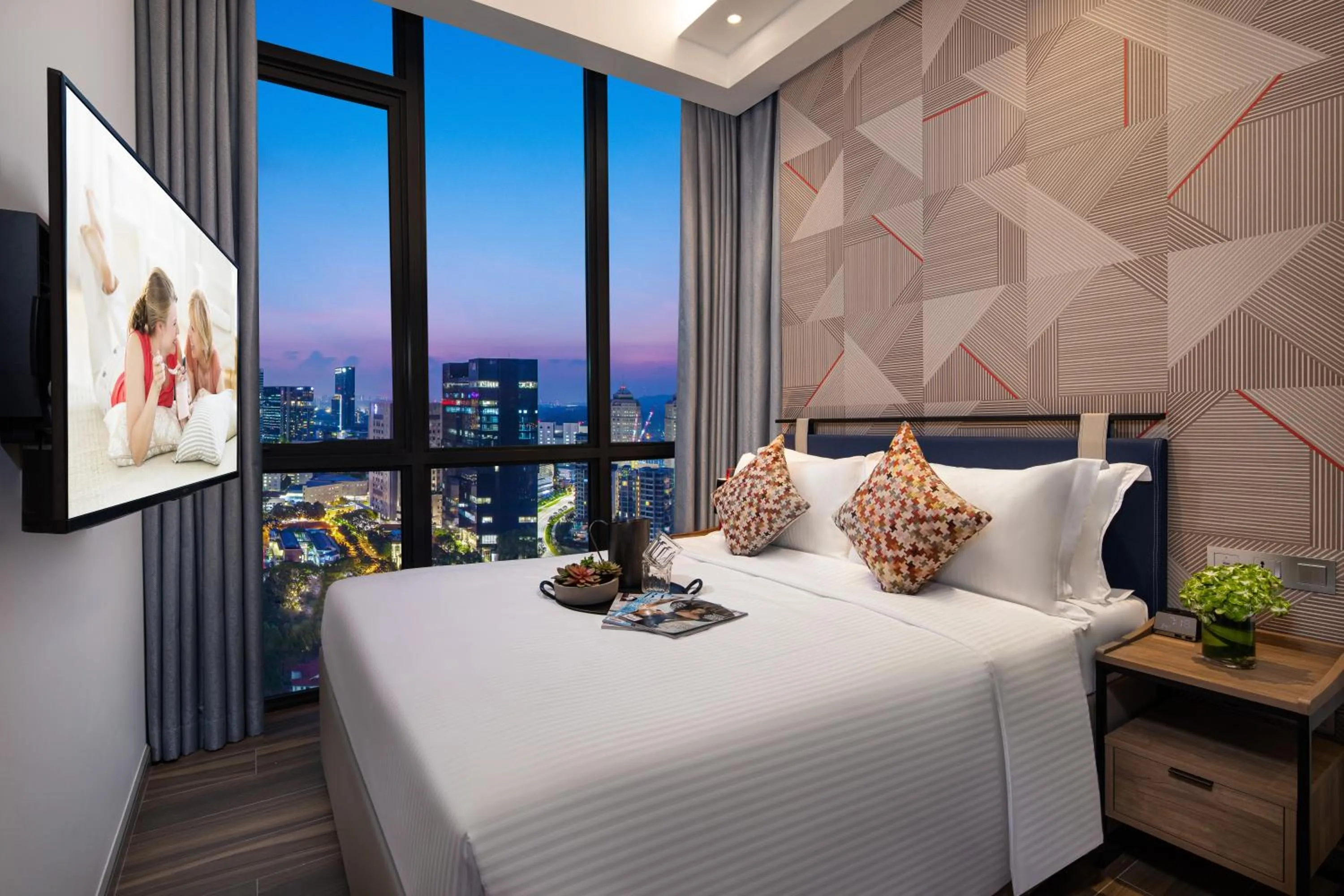 Bedroom, Bed in Citadines Balestier Singapore