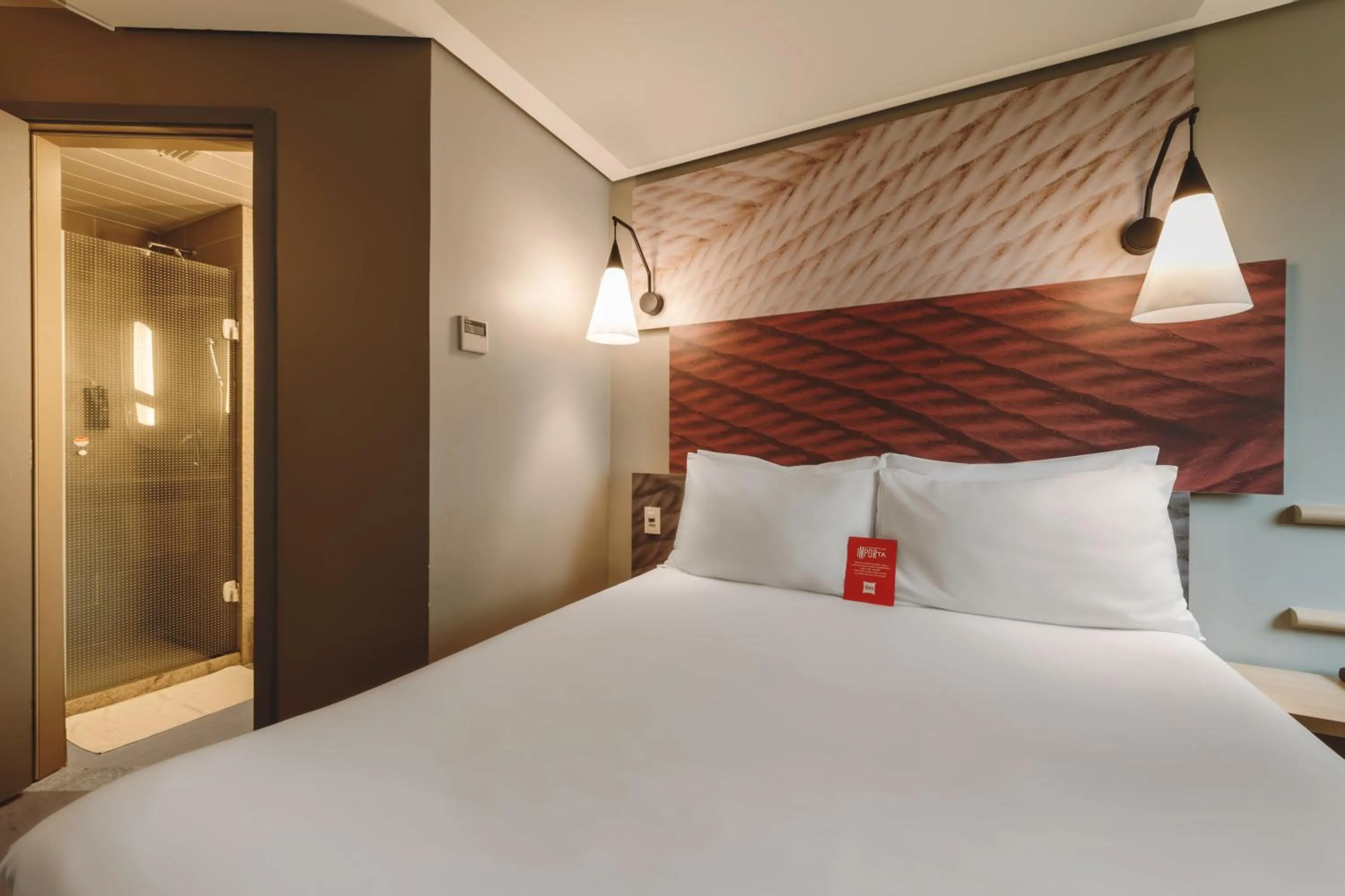 Photo of the whole room, Bed in ibis Juazeiro do Norte