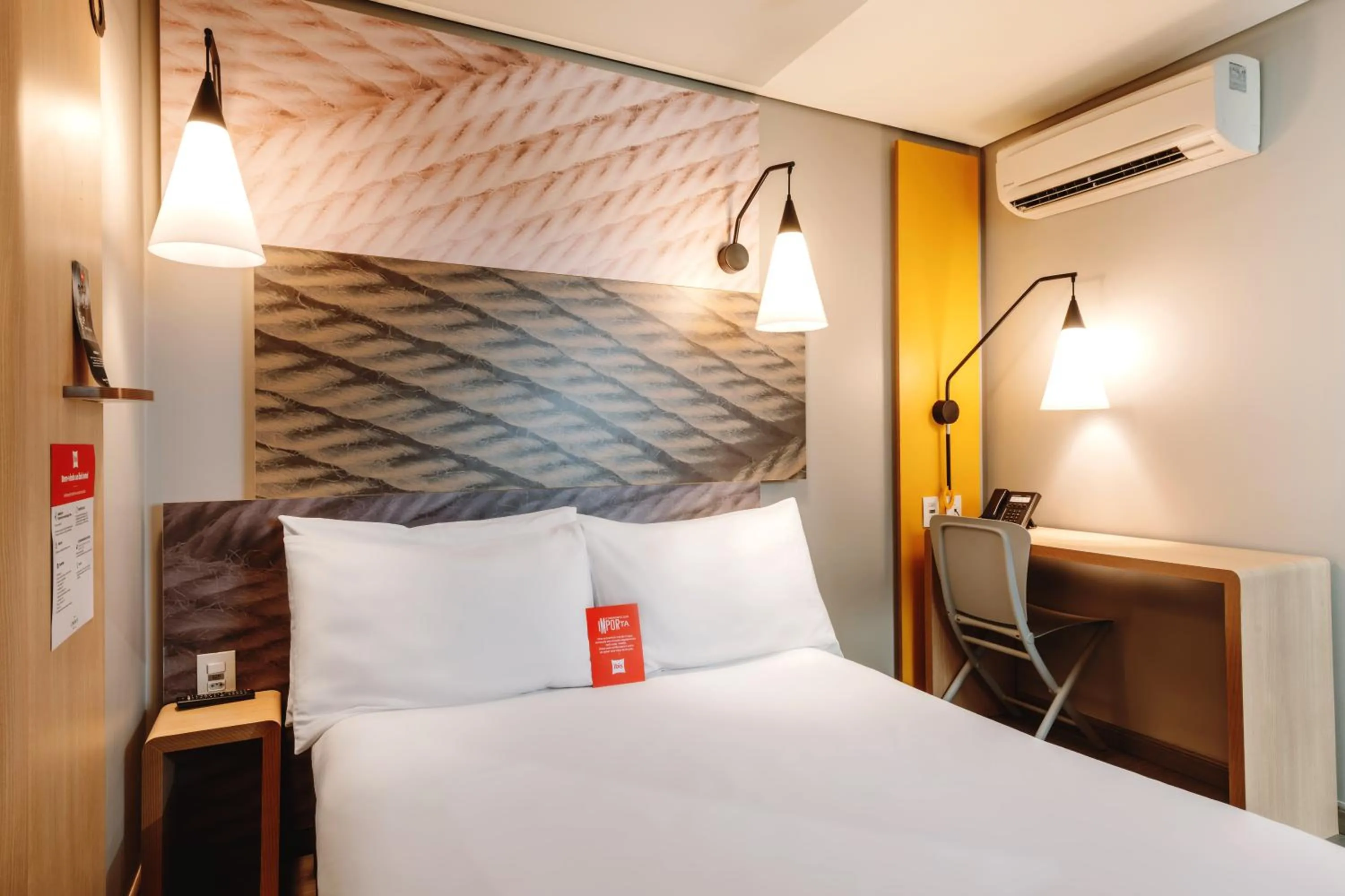 Photo of the whole room, Bed in ibis Juazeiro do Norte