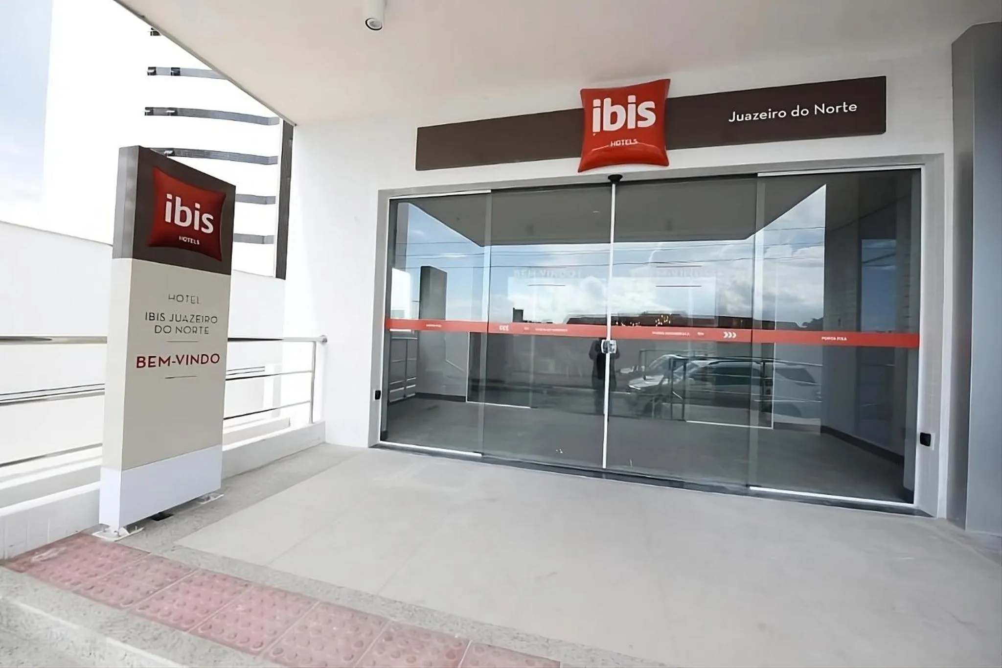 Facade/entrance in ibis Juazeiro do Norte