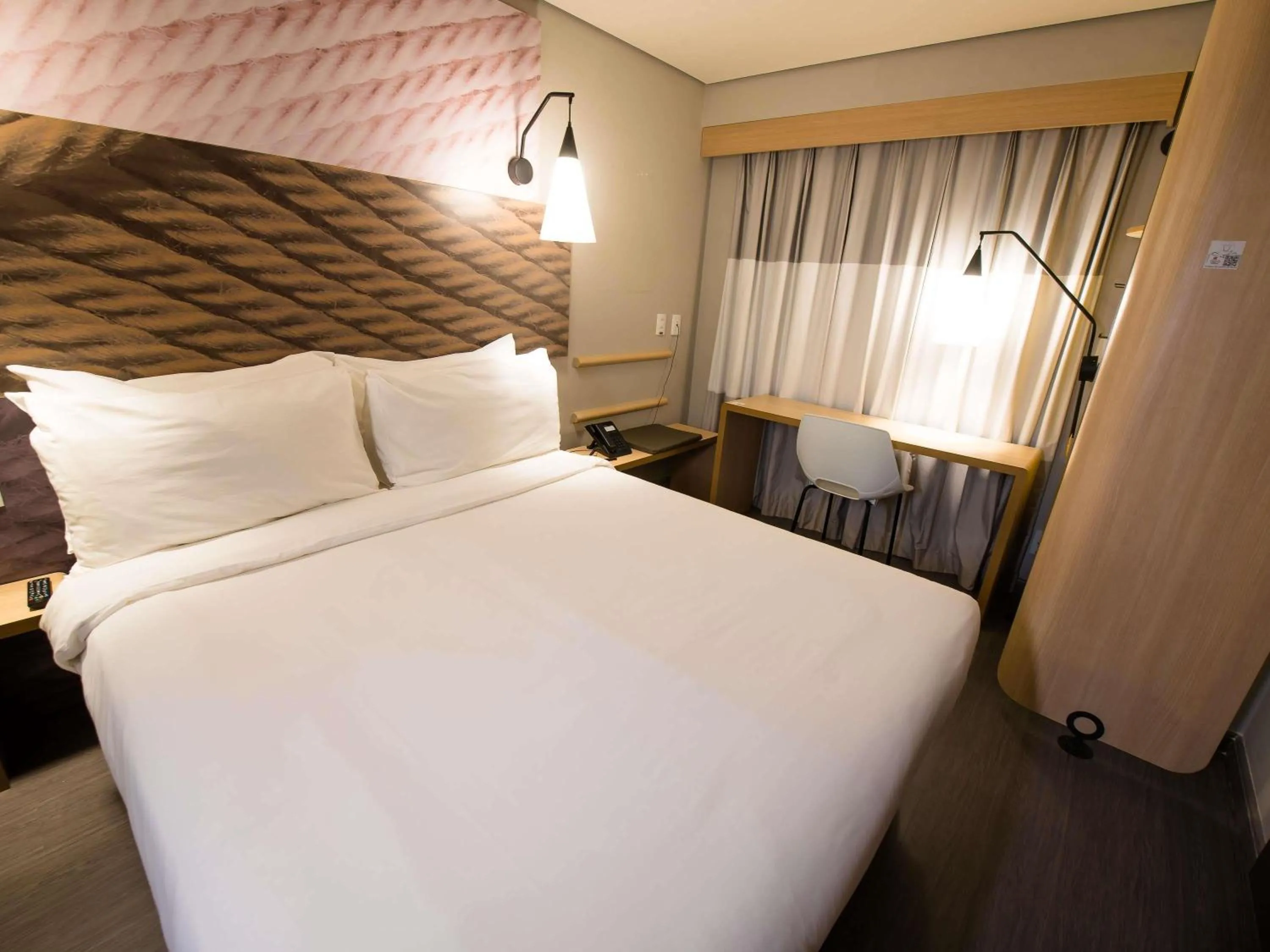 Quarto Cama Casal Standard  in ibis Juazeiro do Norte
