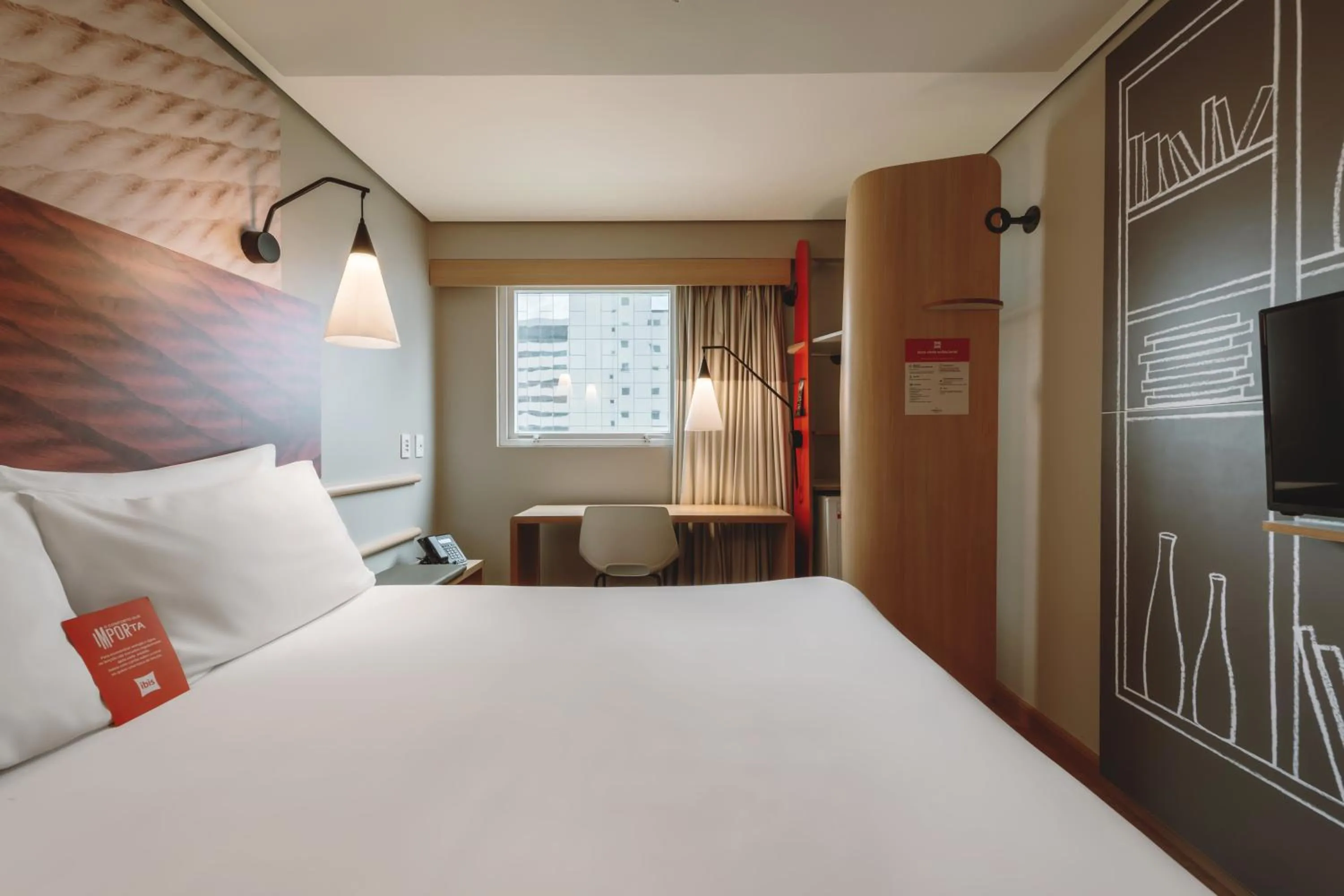 Photo of the whole room, Bed in ibis Juazeiro do Norte