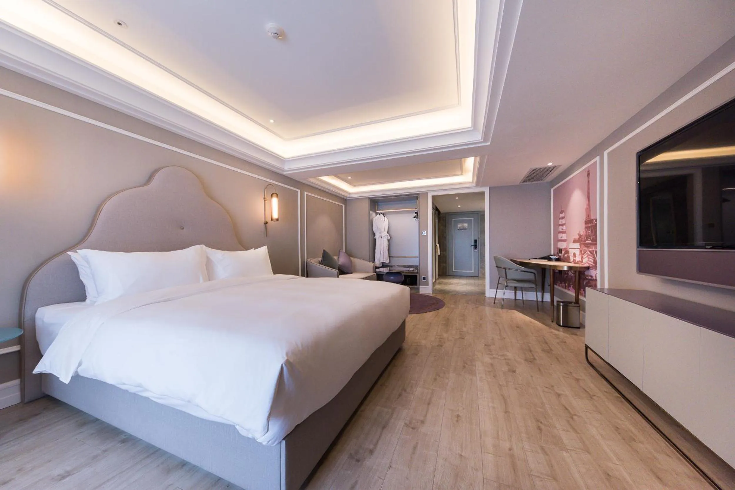 Photo of the whole room, Bed in Mercure Xi'an Downtown