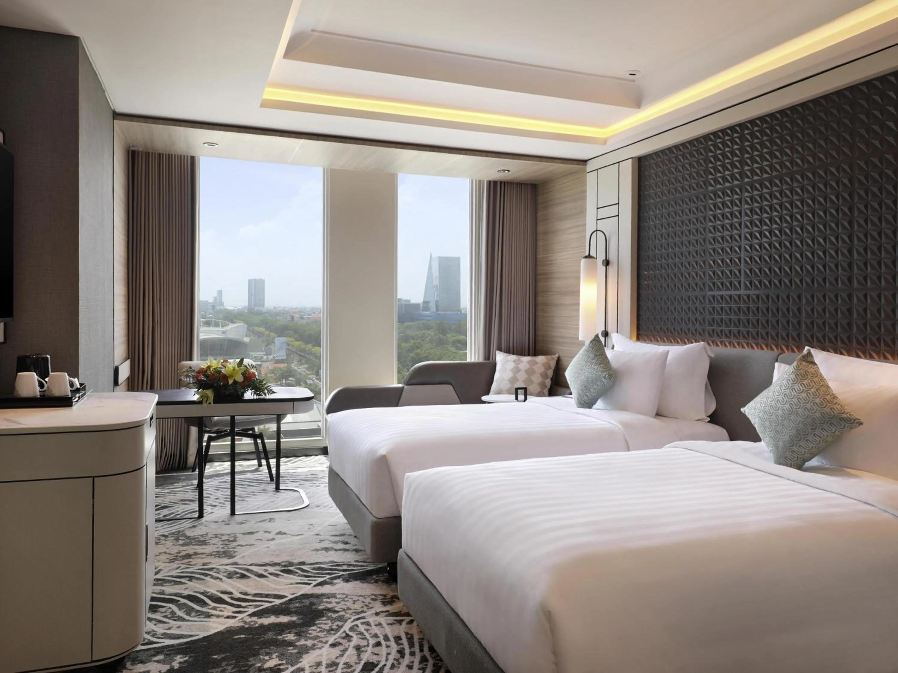 Bedroom, Bed in Movenpick Surabaya City