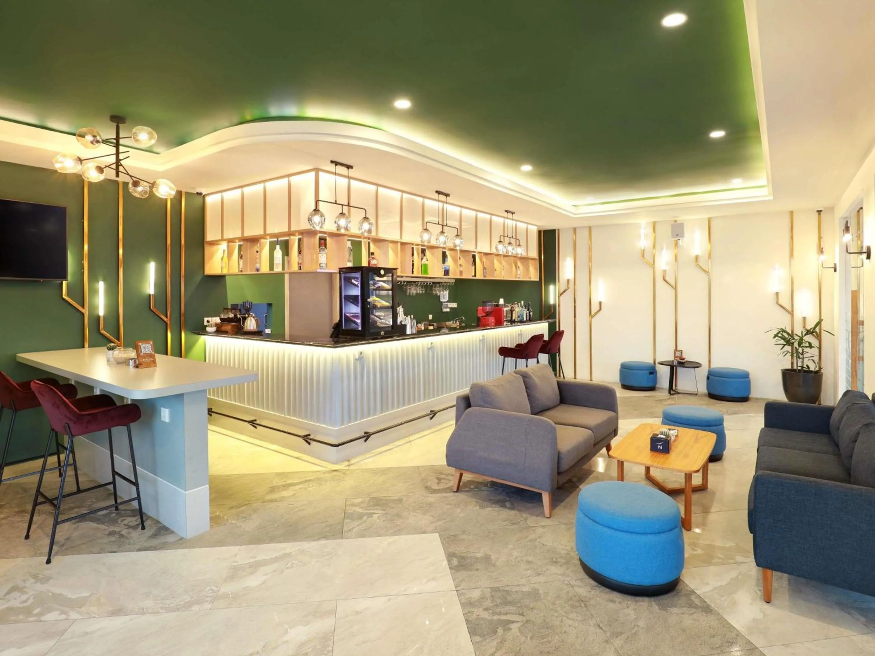 Lounge or bar in Novotel Suites Yogyakarta Malioboro