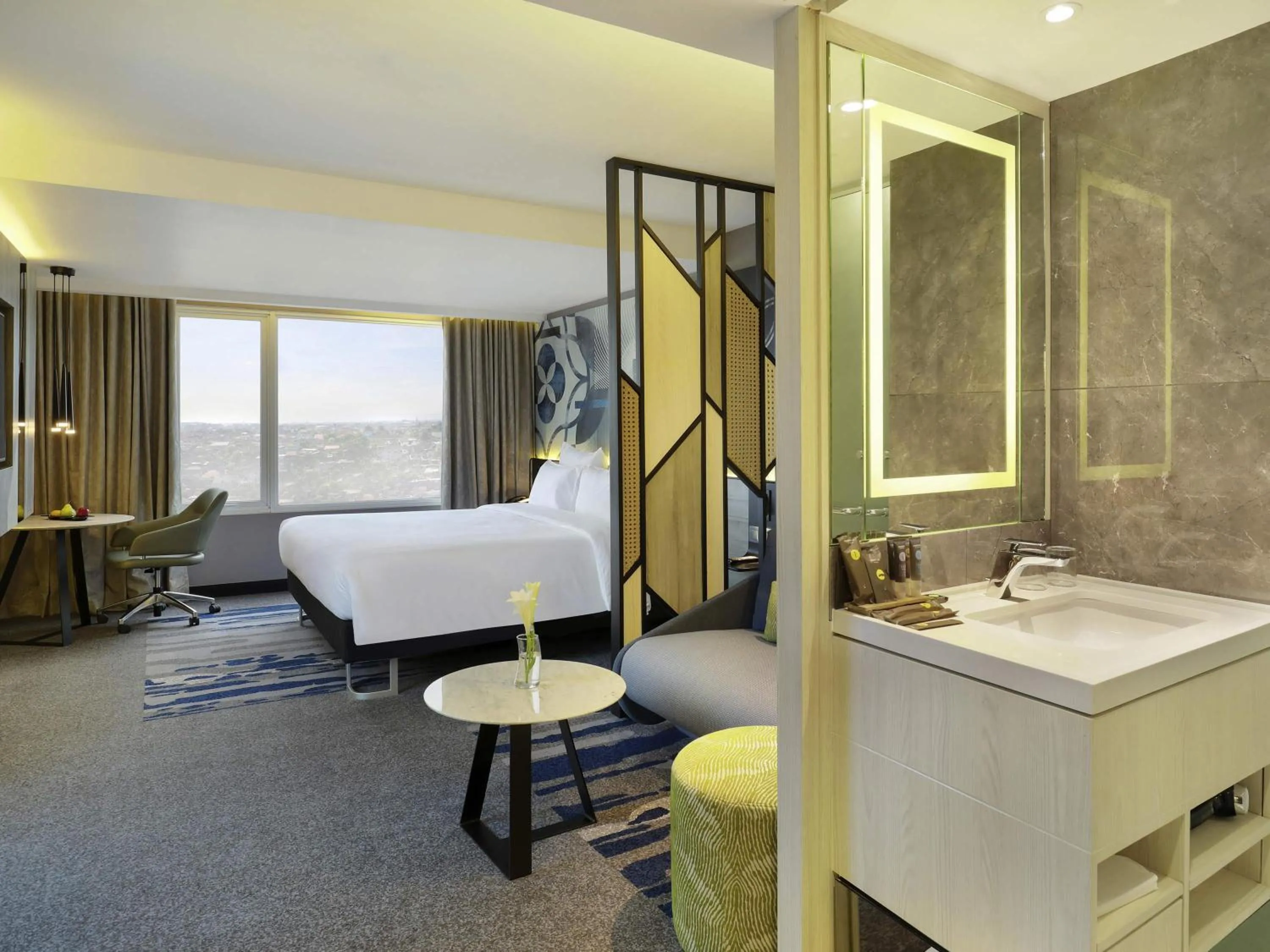 Bedroom, Bed in Novotel Suites Yogyakarta Malioboro