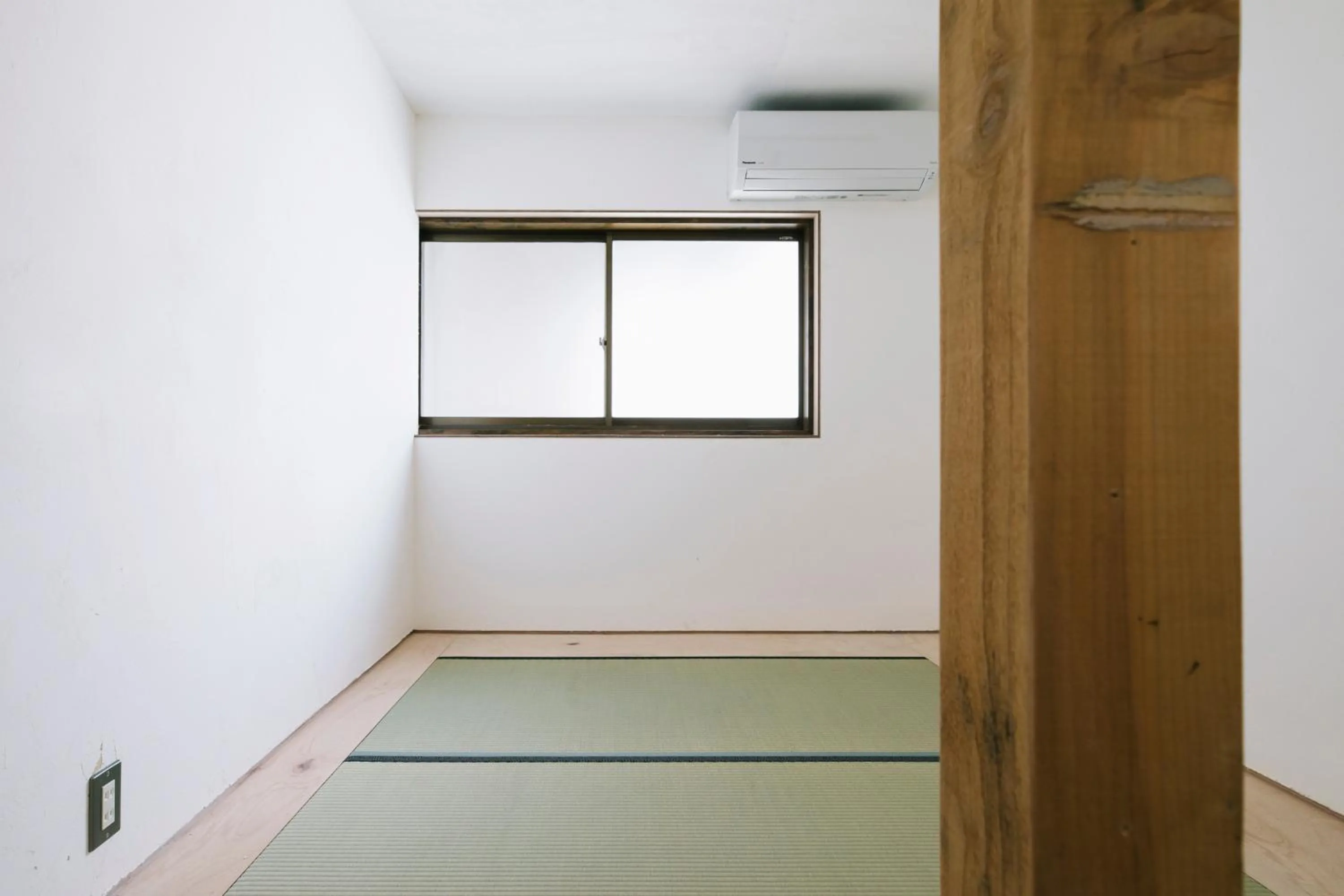 Photo of the whole room in Atelier & Hostel Nagaisa-Ura