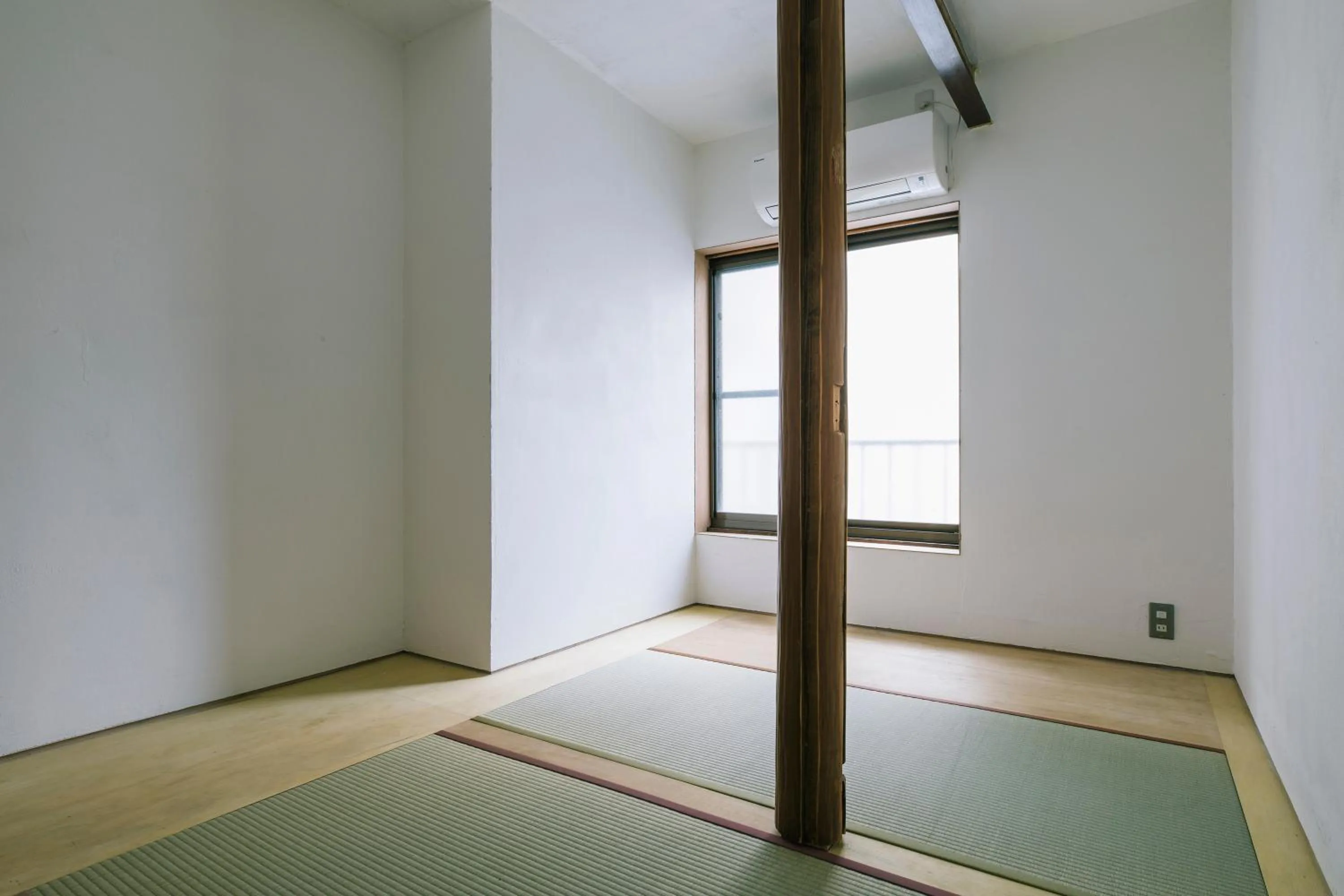 Photo of the whole room in Atelier & Hostel Nagaisa-Ura