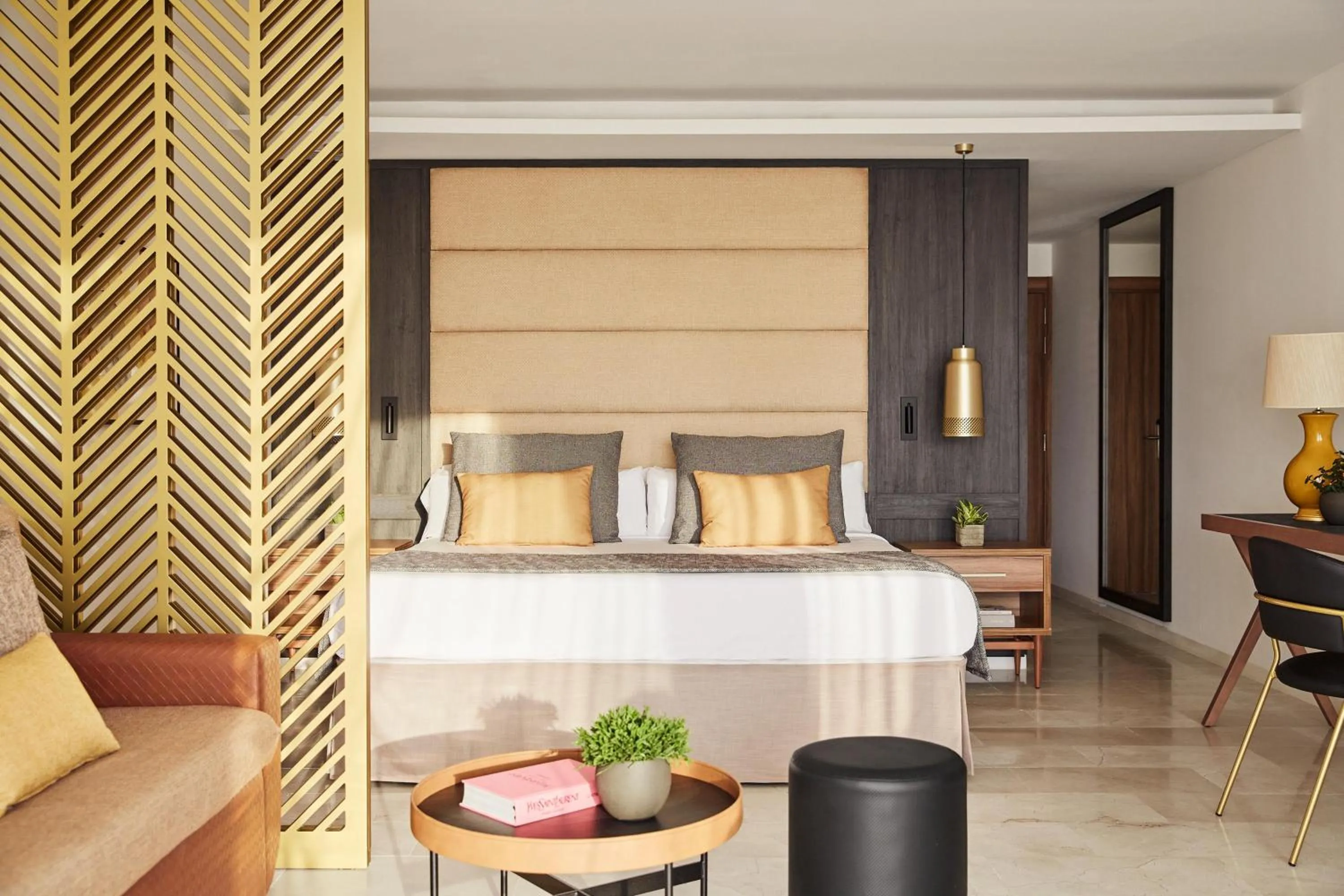 Photo of the whole room in Zafiro Palace Andratx