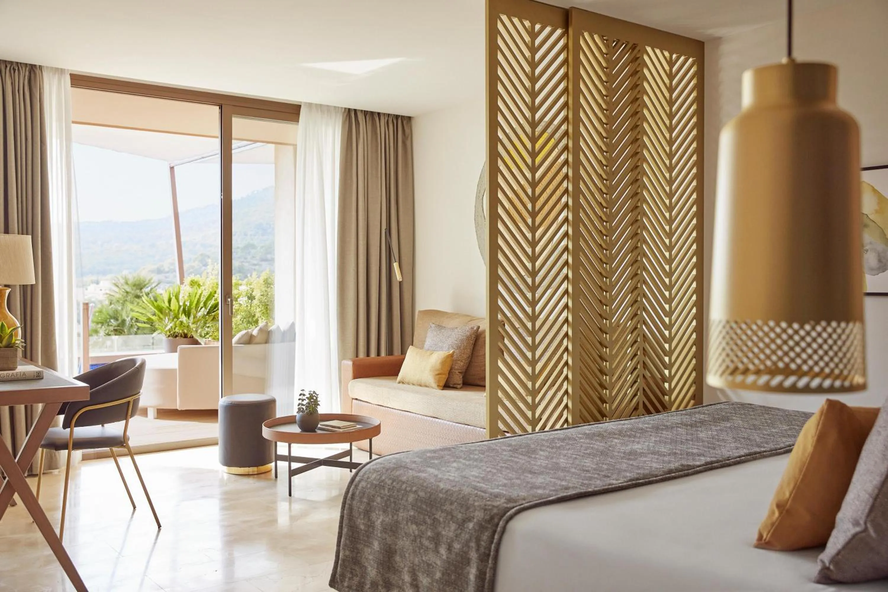 Photo of the whole room, Bed in Zafiro Palace Andratx