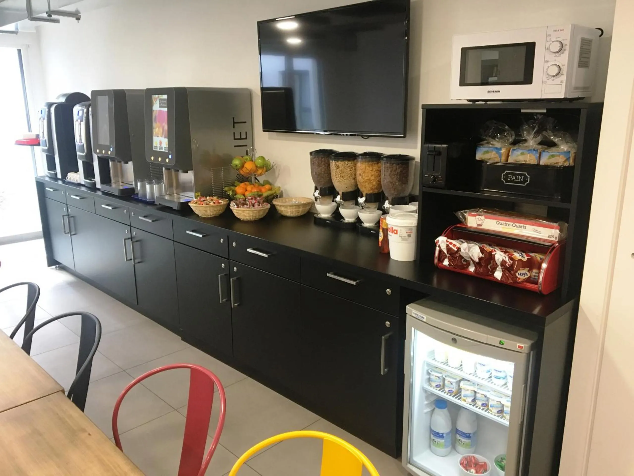 Coffee/tea facilities in Twenty Business Flats Villejuif Croizat