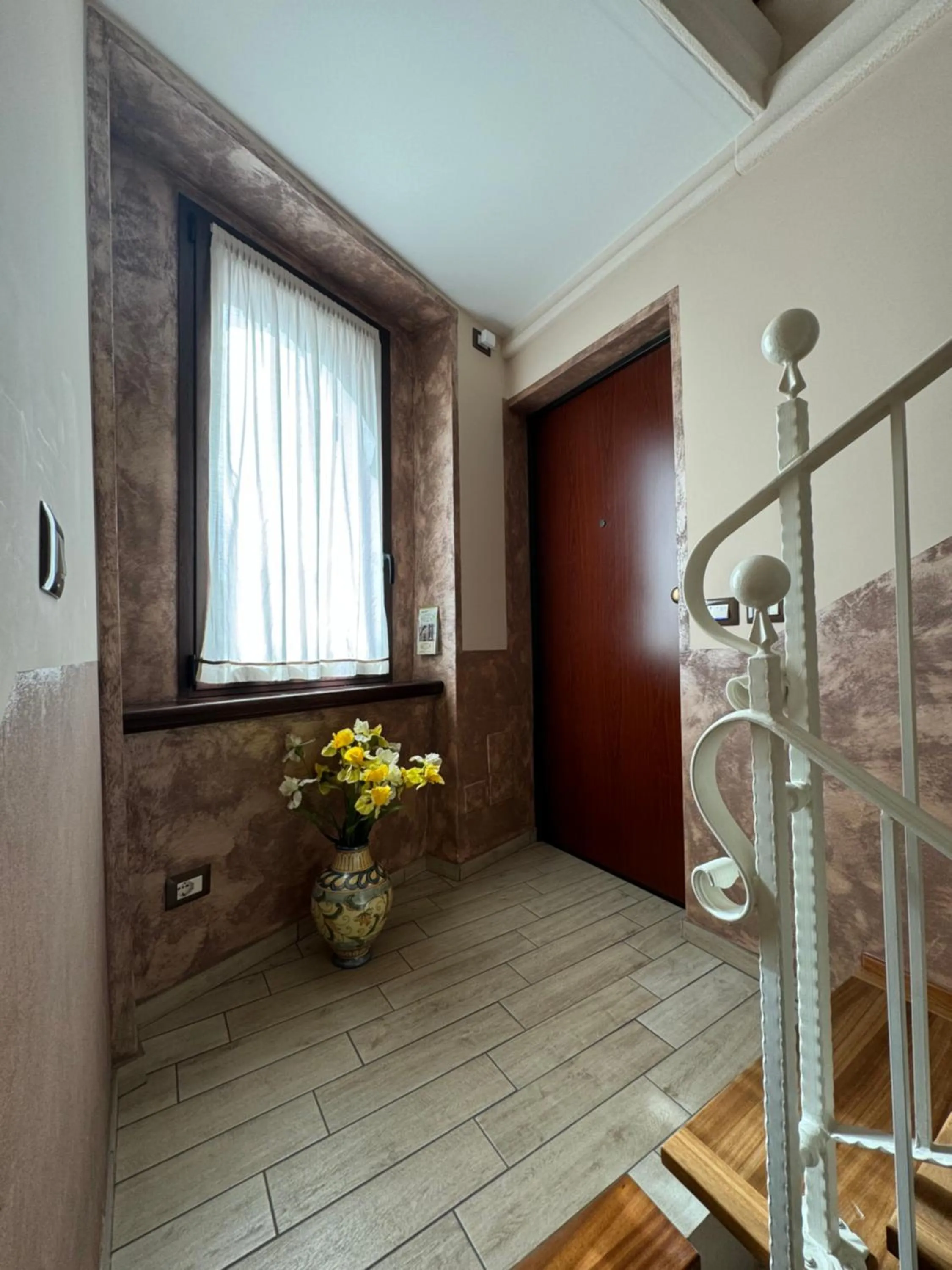 Decorative detail in B&B Fiorentino