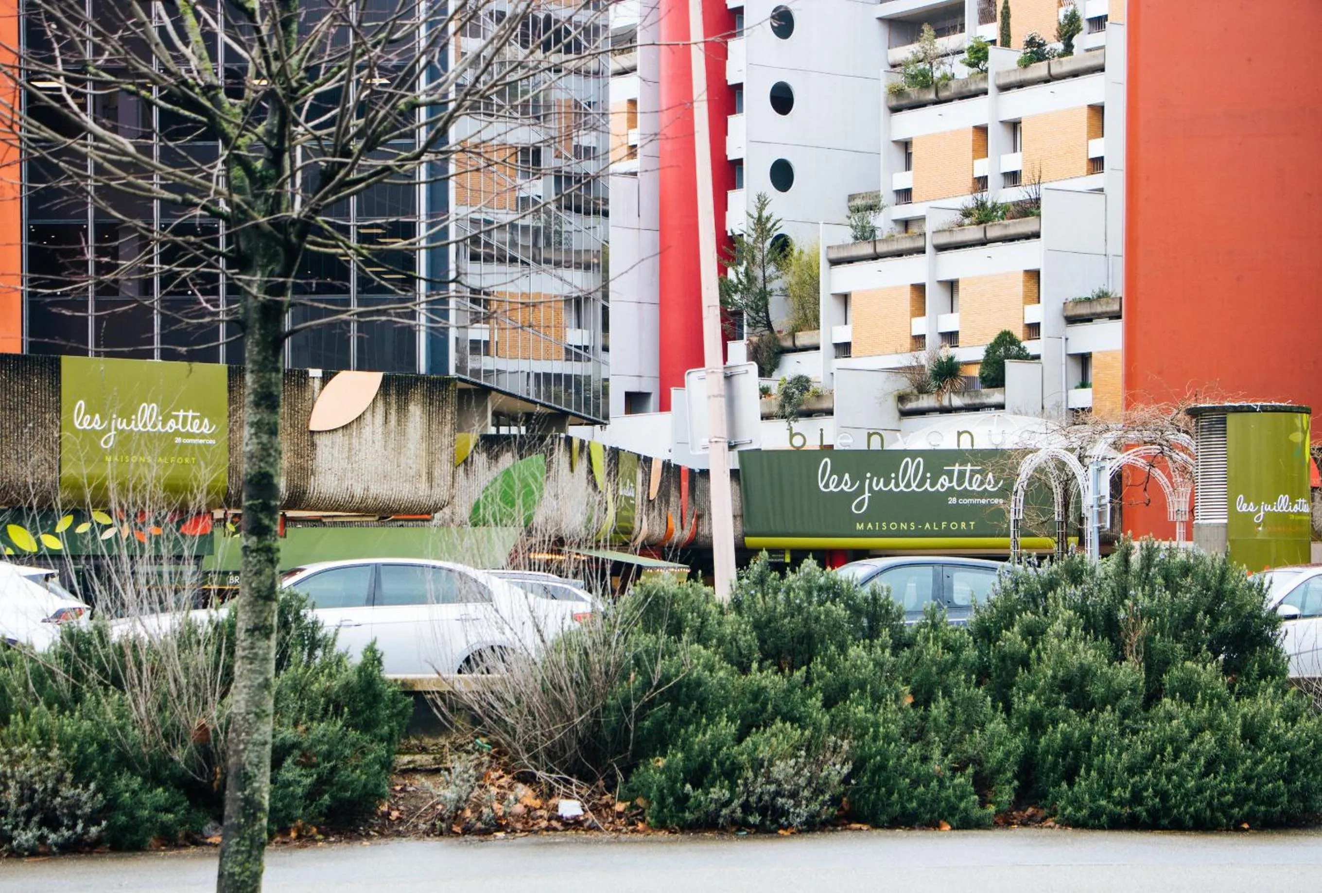 Shopping Area in Twenty Business Flats Maisons Alfort Les Juilliottes