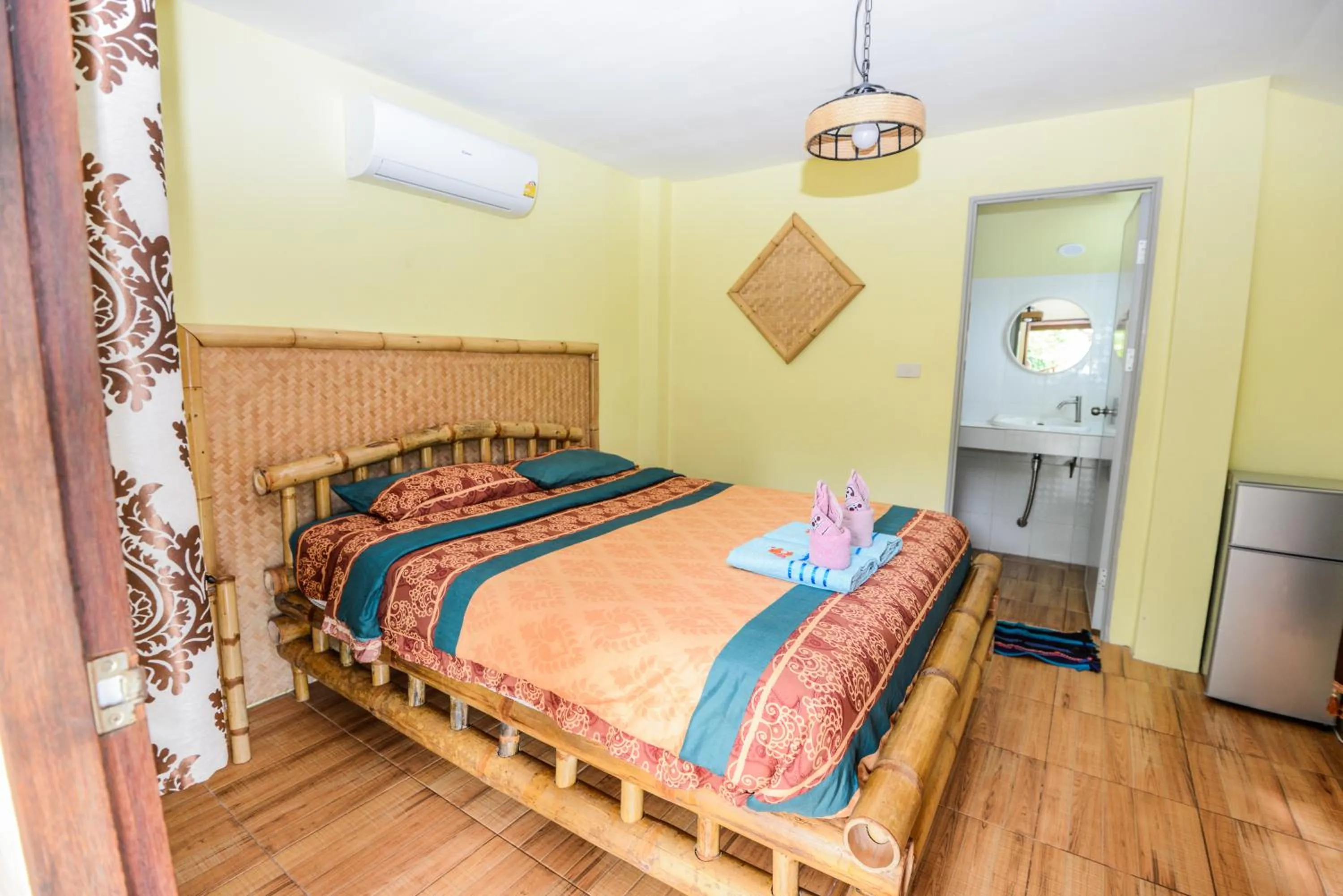 Bed in Sairee View Resort