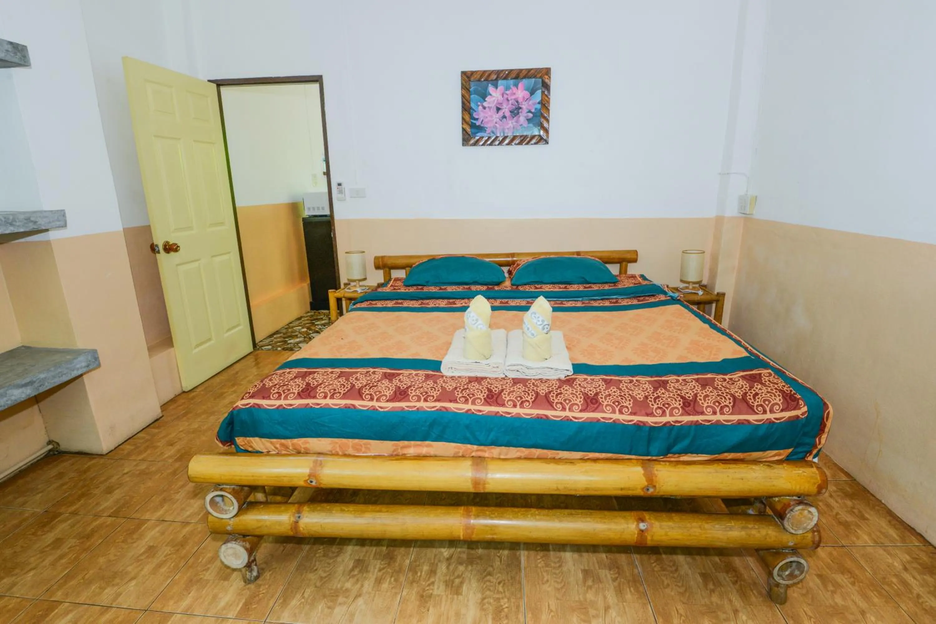 Bed in Sairee View Resort