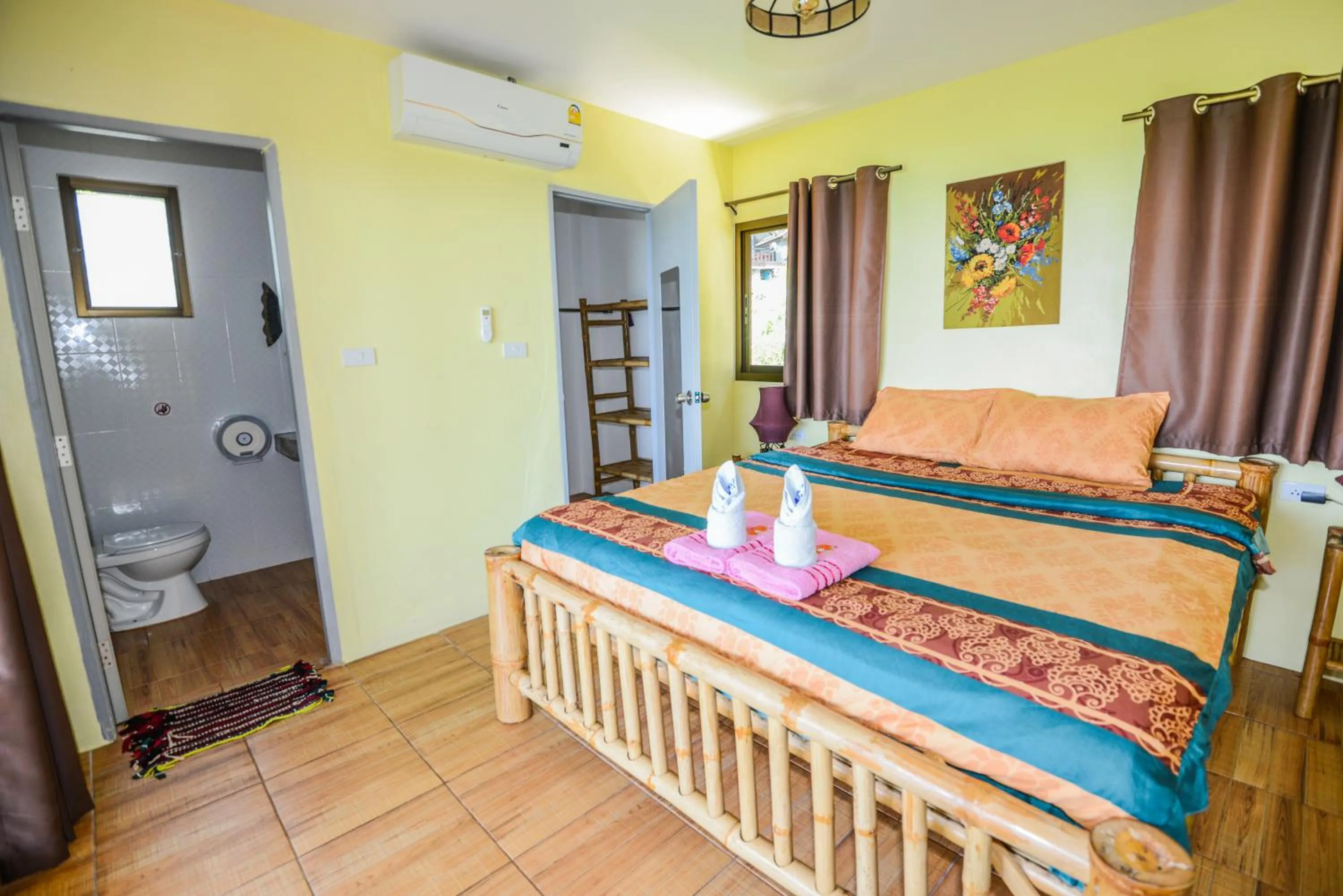 Bed in Sairee View Resort