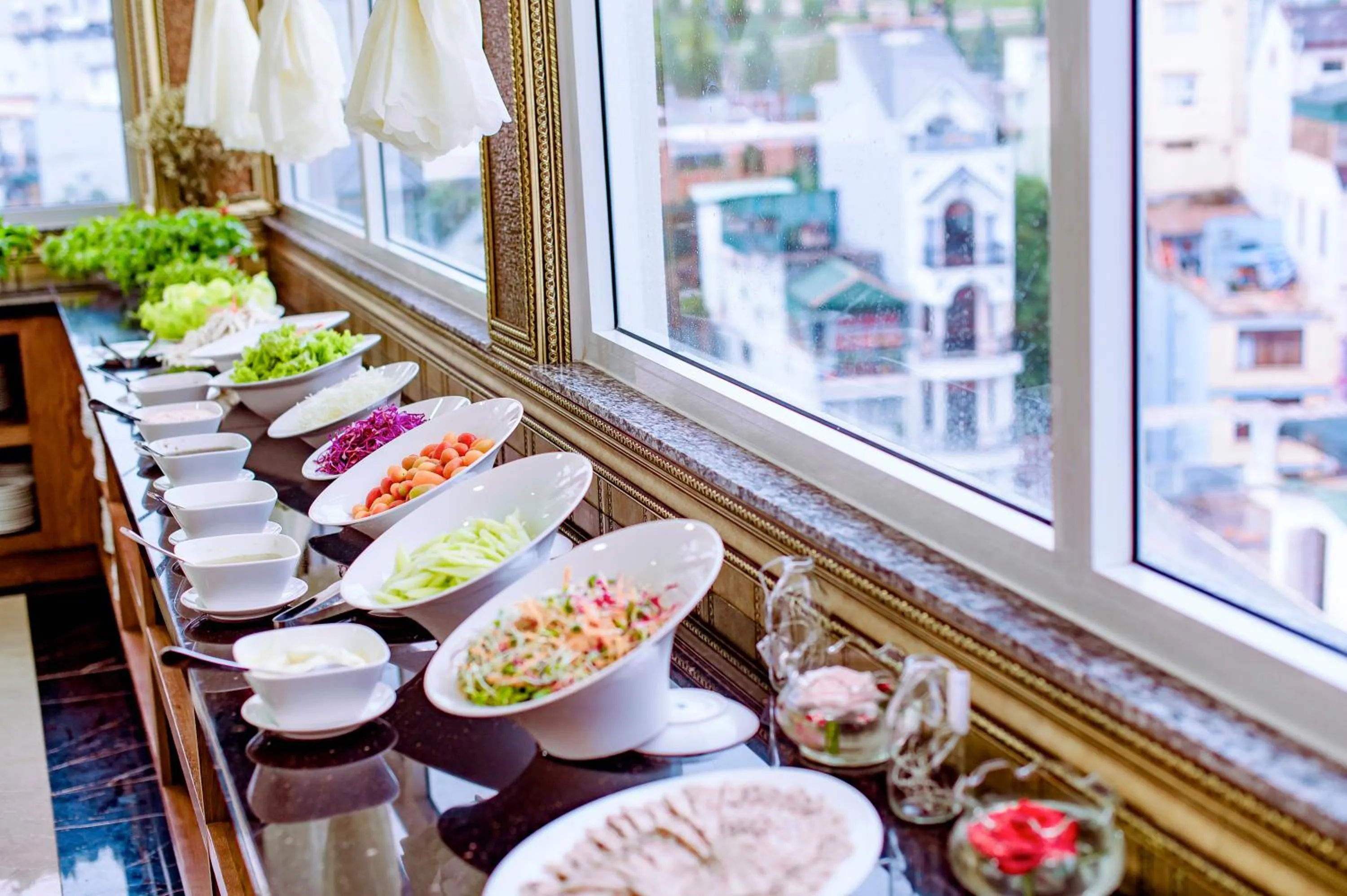 Food and drinks in Queen T&T Dalat Hotel