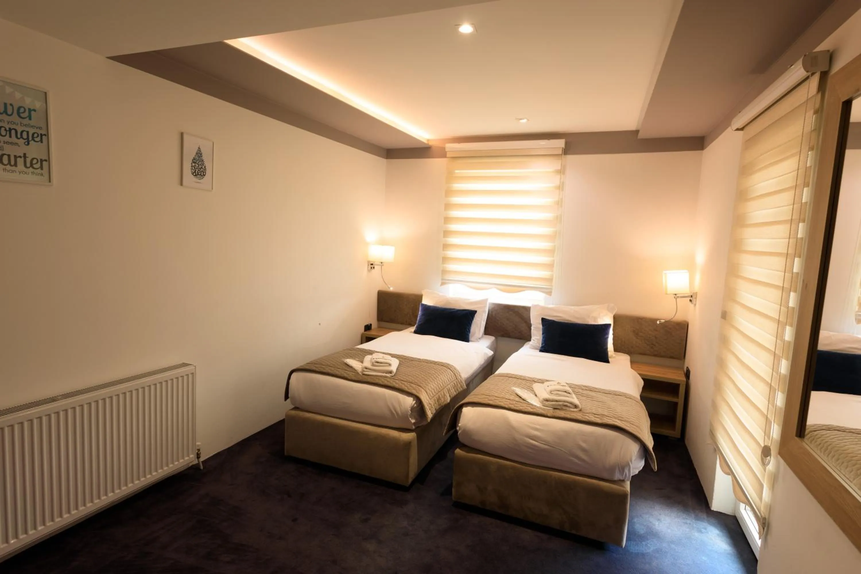 Photo of the whole room, Bed in Hotel Elements