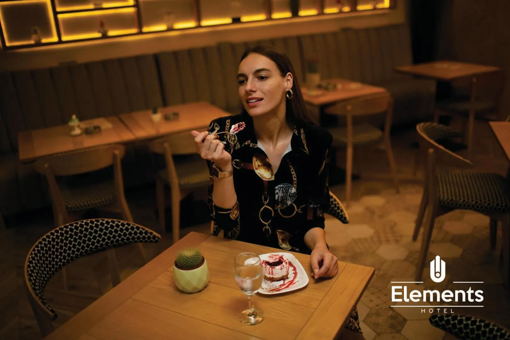 Restaurant/places to eat in Hotel Elements