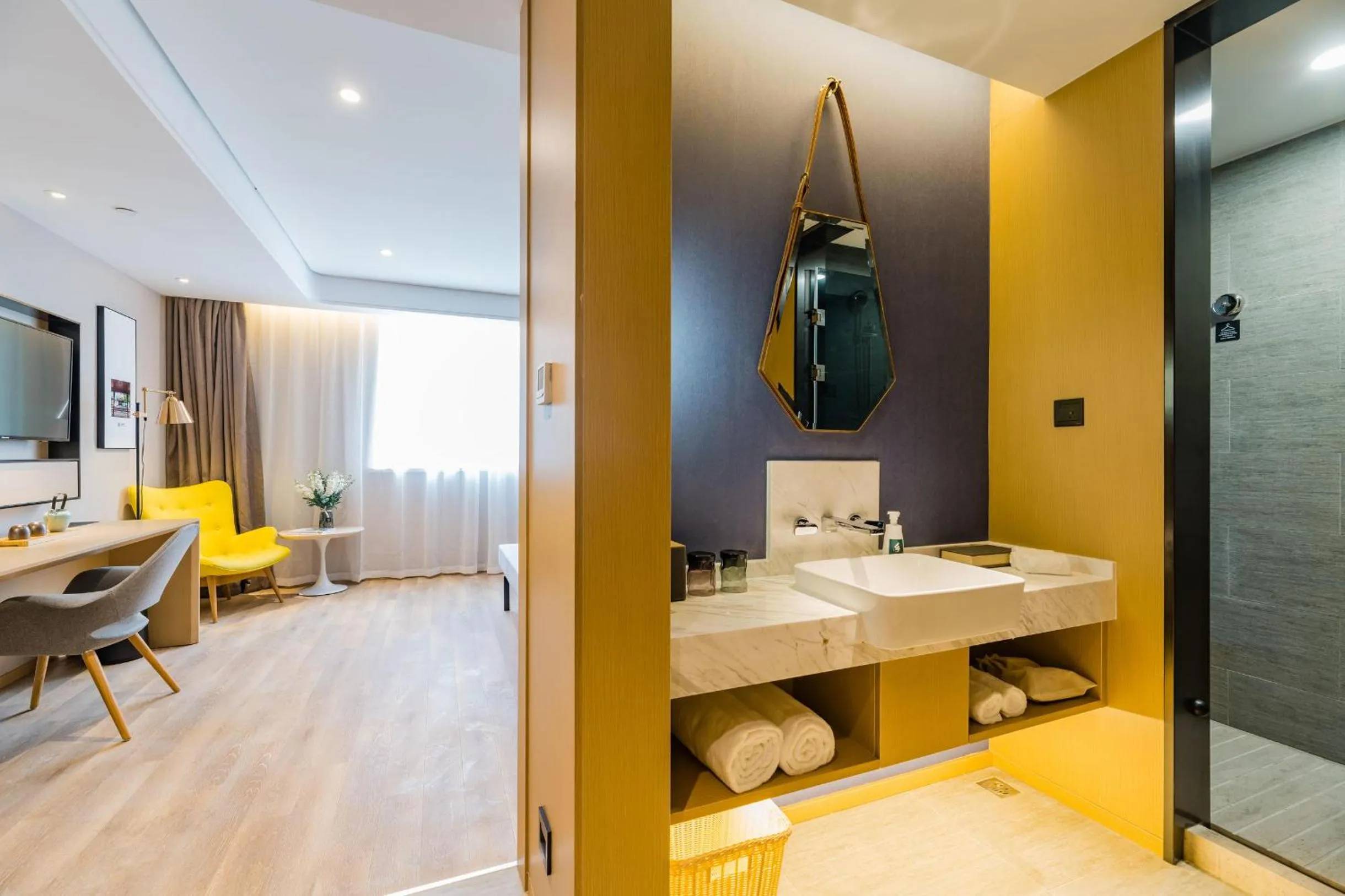 Shower in Atour S Hotel Lujiazui Oriental Pearl Shanghai