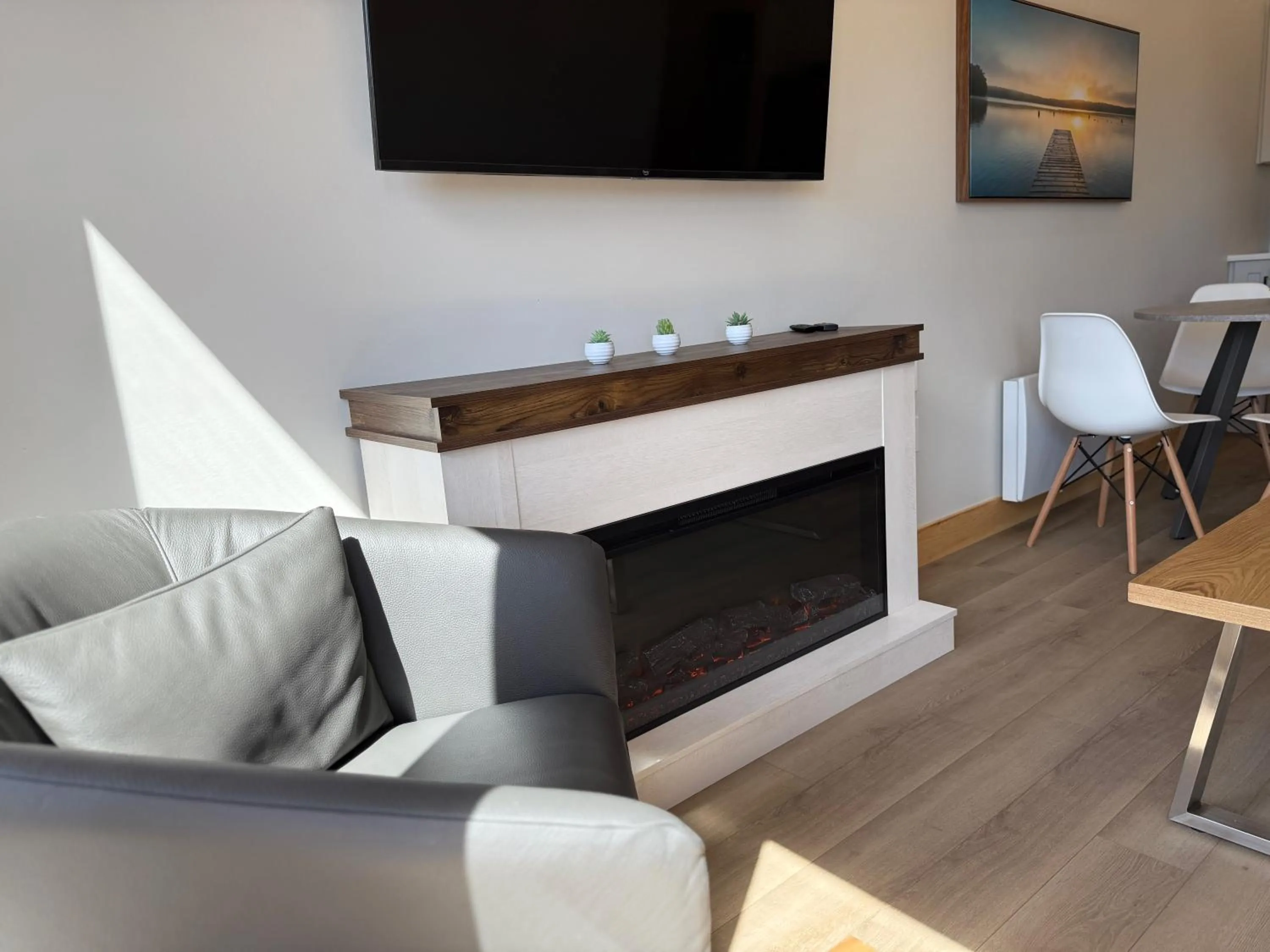 Royalty Maples Motel & Cottages