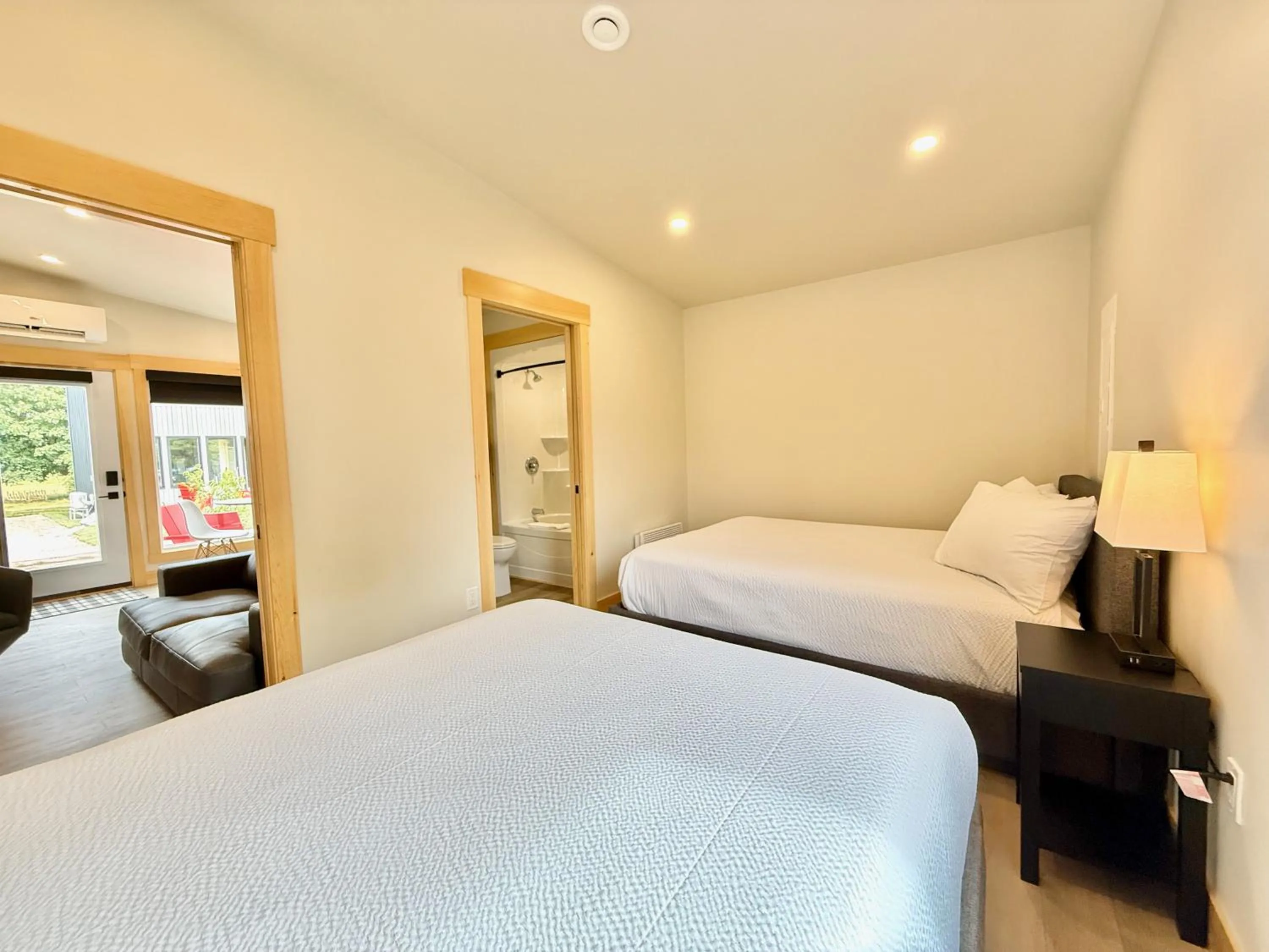 Bed in Royalty Maples Motel & Cottages