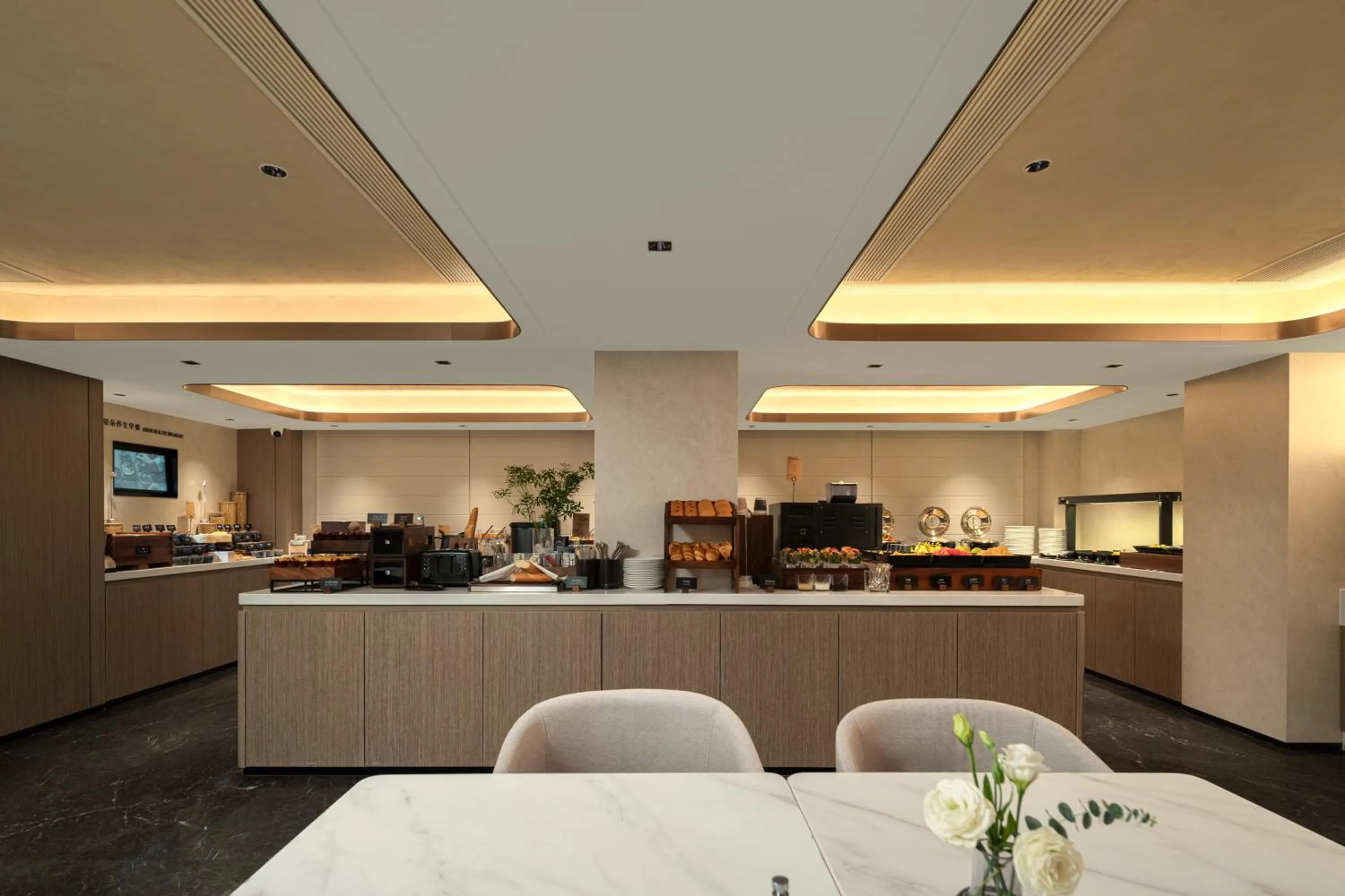 Restaurant/places to eat in Atour Hotel New International Expo Center Longyang Road Shanghai