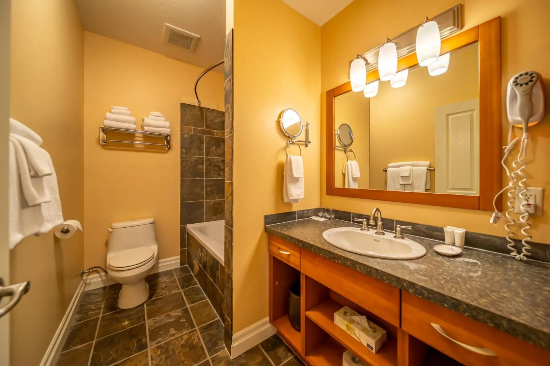 Bathroom in Halcyon Hot Springs Resort